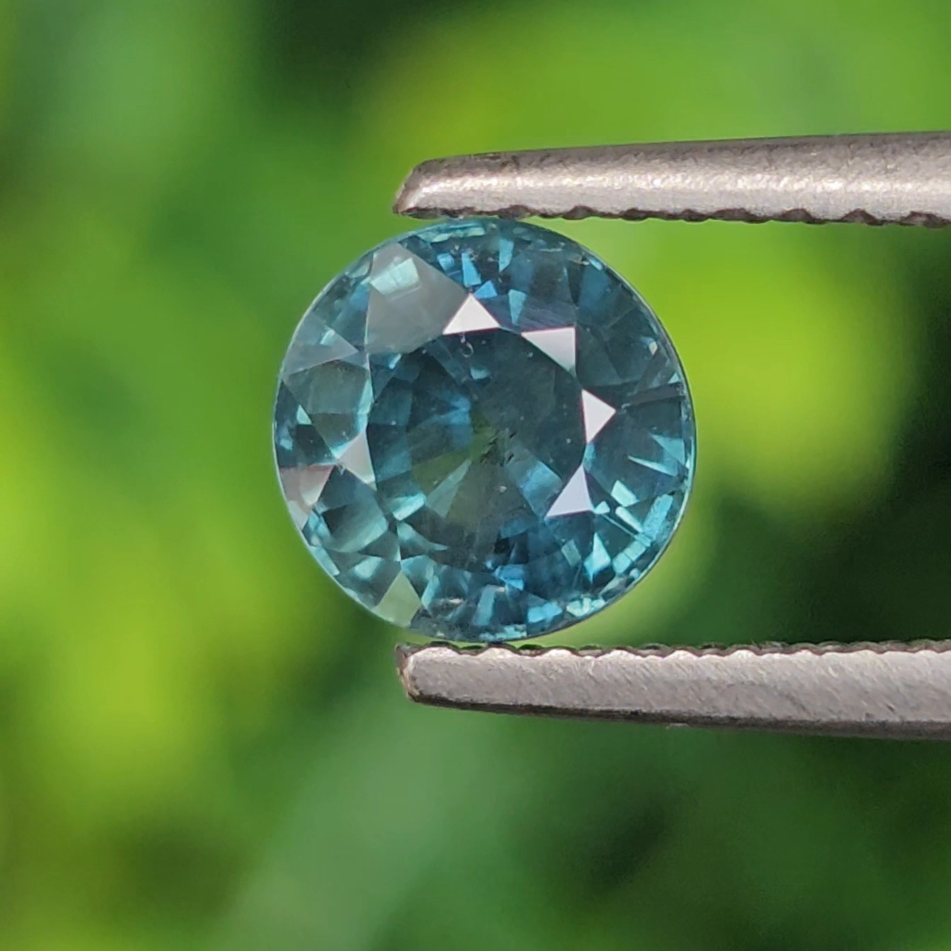 พลอย แซปไฟร์สีน้ำเงินอมเขียว Teal Sapphire 1.34 กะรัต (Cts.) พลอยแท้ อัญมณีมงคลประจําวันเกิด เครื่องประดับพลอย