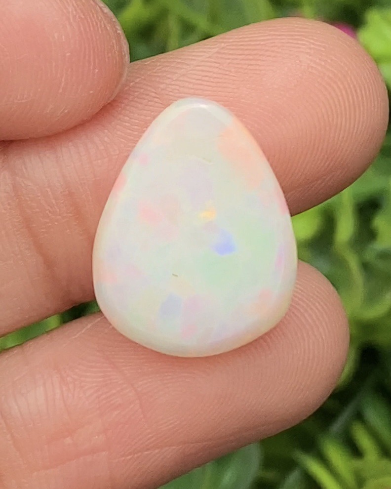 พลอย ไวท์ โอปอล White Opal 7.95 กะรัต (Cts.) พร้อมใบเซอร์ พลอยแท้ อัญมณีมงคลประจําวันเกิด เครื่องประดับพลอย