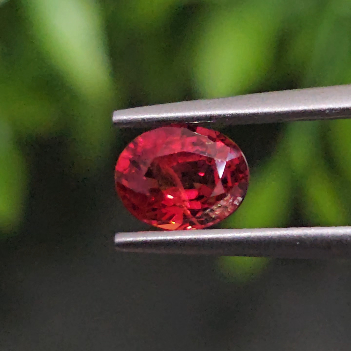 พลอย ทับทิม ซองเจีย Songea Ruby Sapphire 1.03 กะรัต (Cts.) พลอยแท้ อัญมณีมงคลประจําวันเกิด เครื่องประดับพลอย