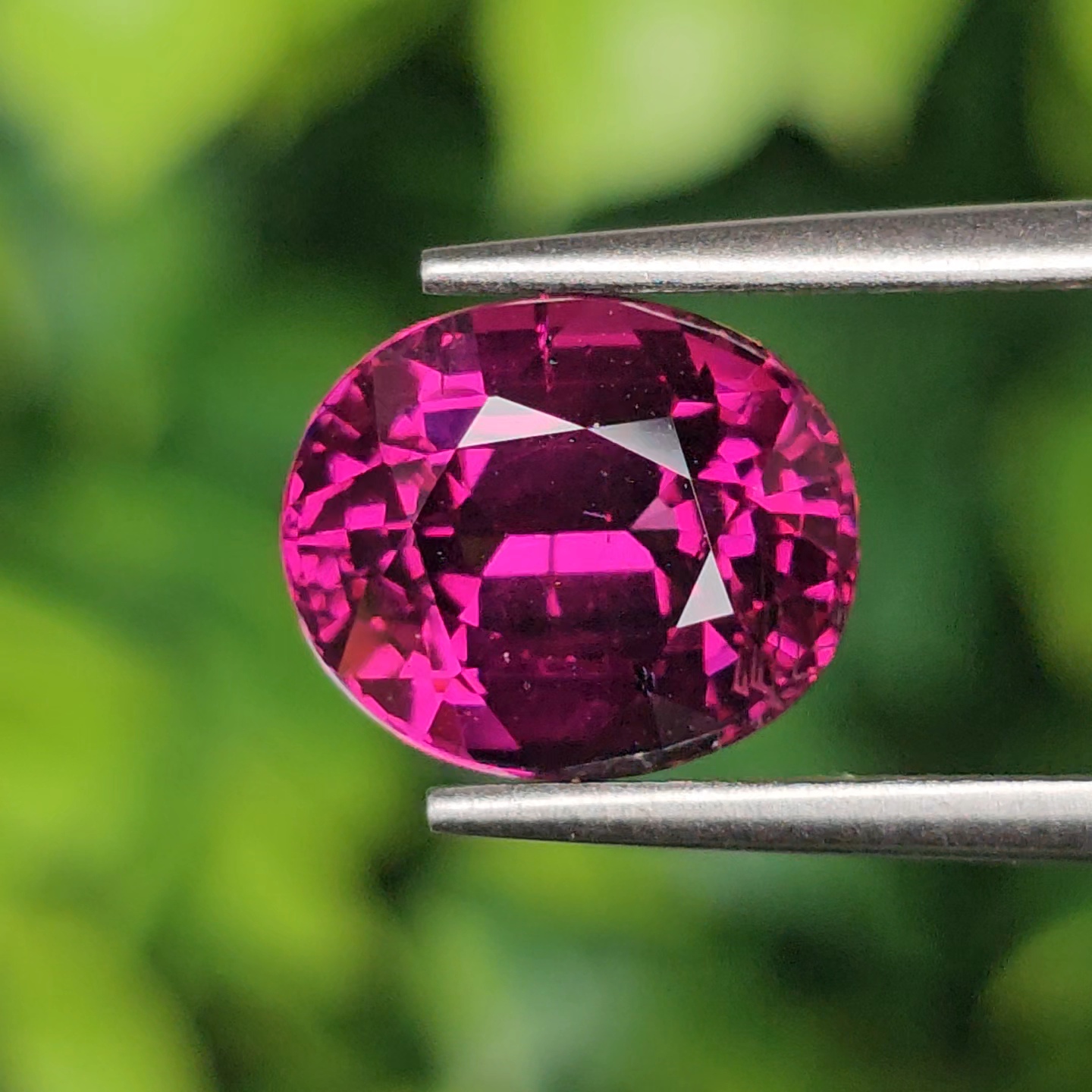 พลอย โรโดไลต์ กาเน็ท Rhodolite Garnet 4.50 กะรัต Cts.พลอยแท้ อัญมณีมงคลประจําวันเกิด เครื่องประดับพลอย