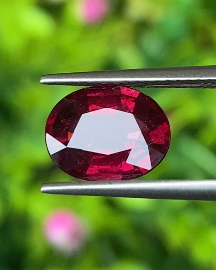 พลอย โรโดไลต์ กาเน็ท Rhodolite Garnet 2.85 กะรัต Cts.พลอยแท้ อัญมณีมงคลประจําวันเกิด เครื่องประดับพลอย