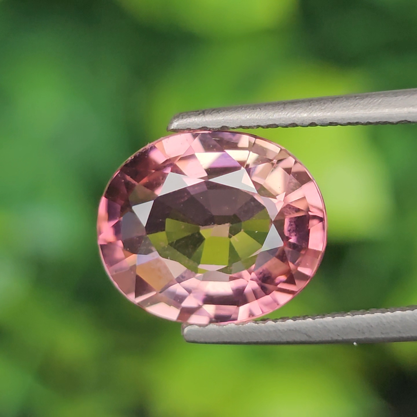 พลอย ทัวร์มารีน (Tourmaline) 2.68 กะรัต (Cts.) อัญมณีมงคลประจําวันเกิด เครื่องประดับพลอย