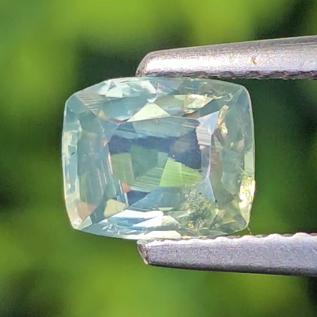 พลอย เพทาย Natural Zircon 1.13 กะรัต (Cts.) ดิบ พลอยแท้อัญมณีมงคล ประจําวันเกิด เครื่องประดับพลอย