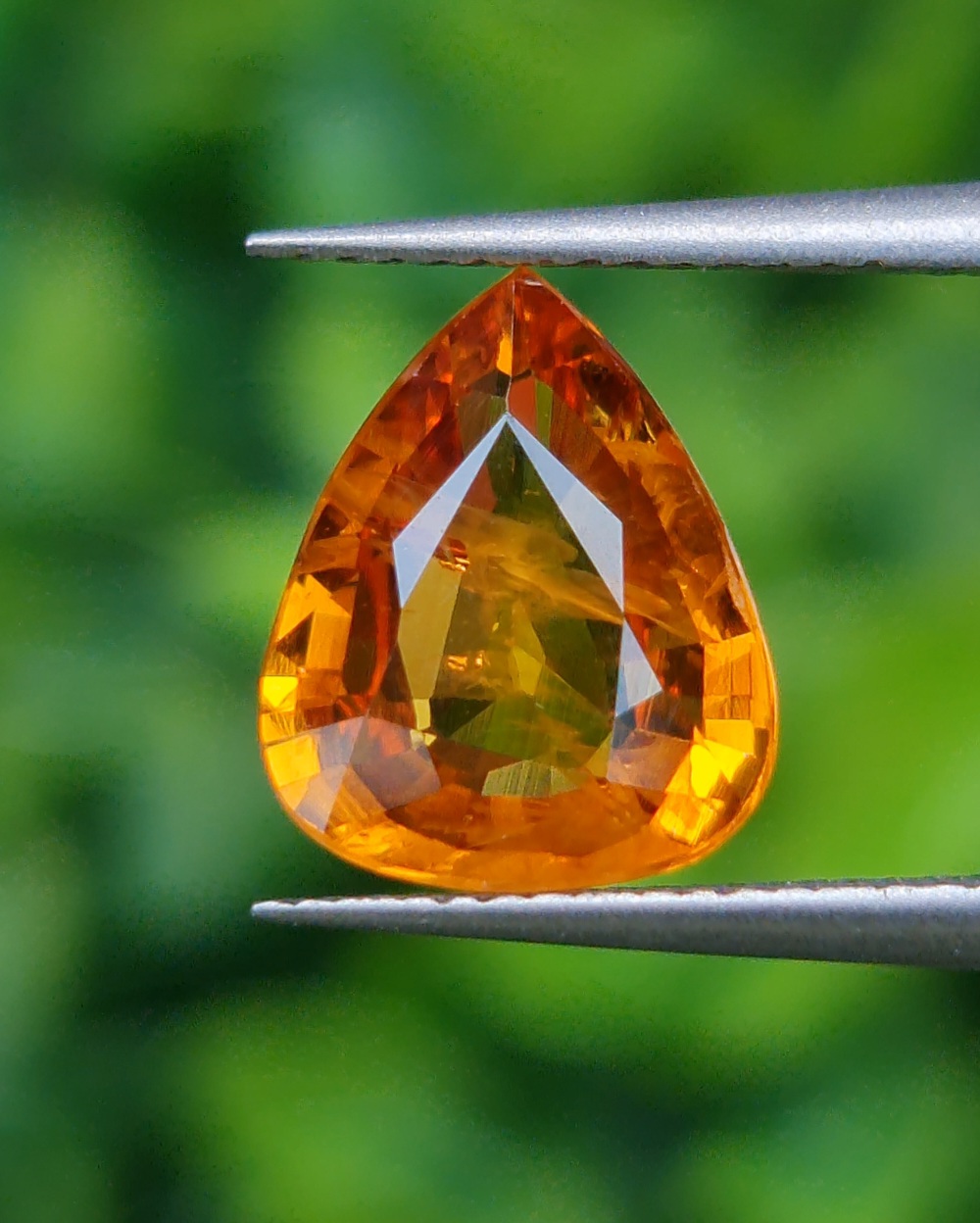 พลอย บุษราคัม yellow sapphire 2.70 กะรัต (Cts.) พลอยแท้ อัญมณีมงคลประจําวันเกิด เครื่องประดับพลอย