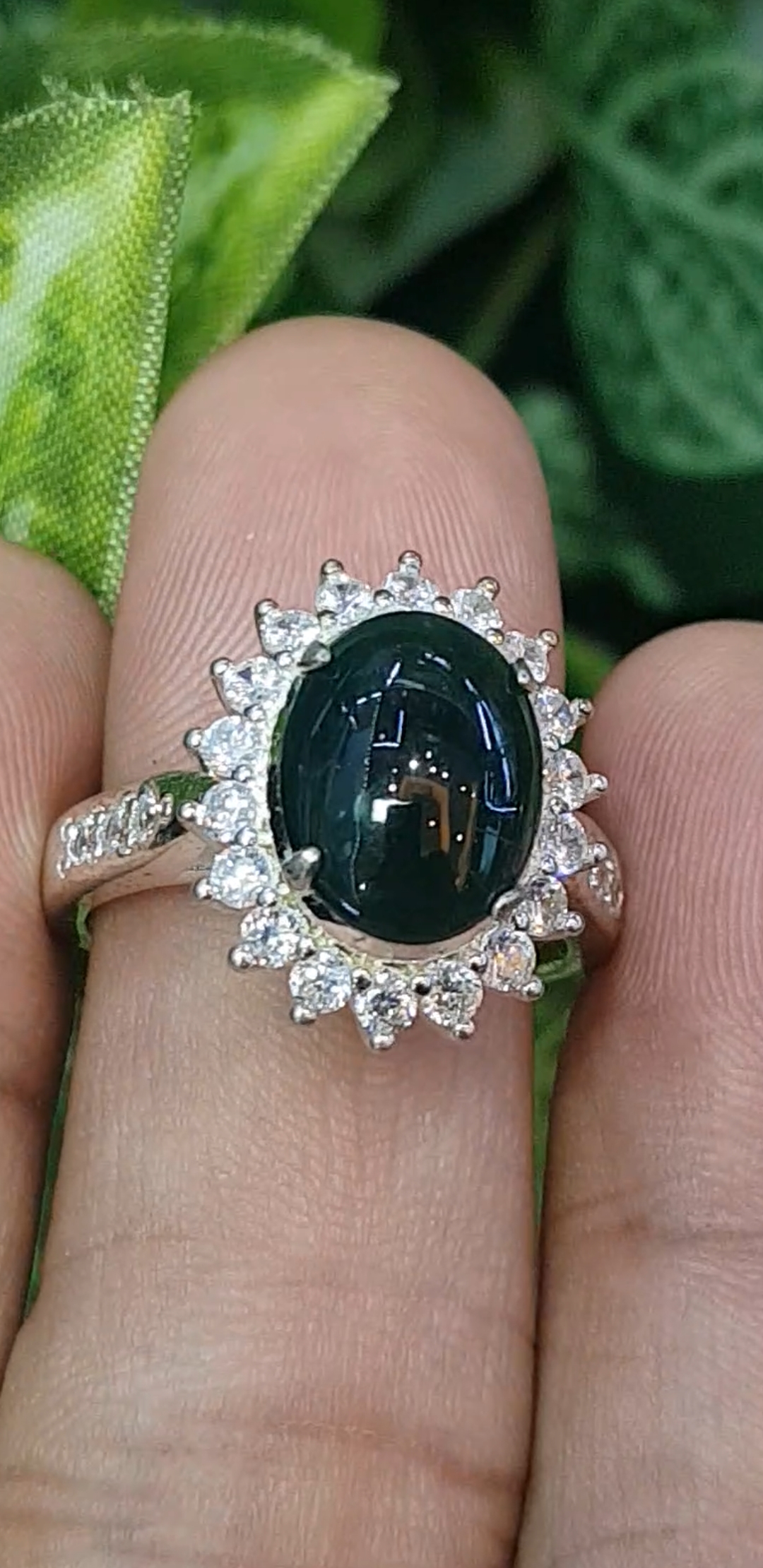 หยก พม่า แท้ Jade แหวนหยก 翡翠戒指 (Jadeite ring) 3.11 กะรัต (Cts.) Size 59 ดิบ ไม่ผ่านการปรับปรุง (Type A) พม่า (Myanmar)