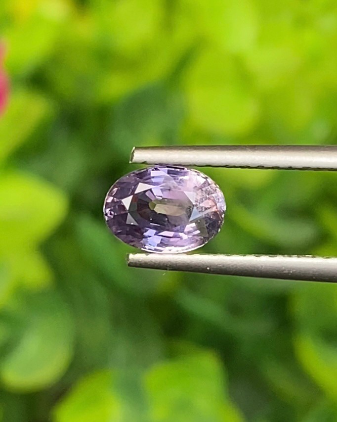 พลอย เพอเพิล แซฟไฟร์ สีม่วง Purple Sapphire ดิบ/ Unheated 1.10 กะรัต (Cts.) พลอยแท้ อัญมณีมงคลประจําวันเกิด เครื่องประดับพลอย