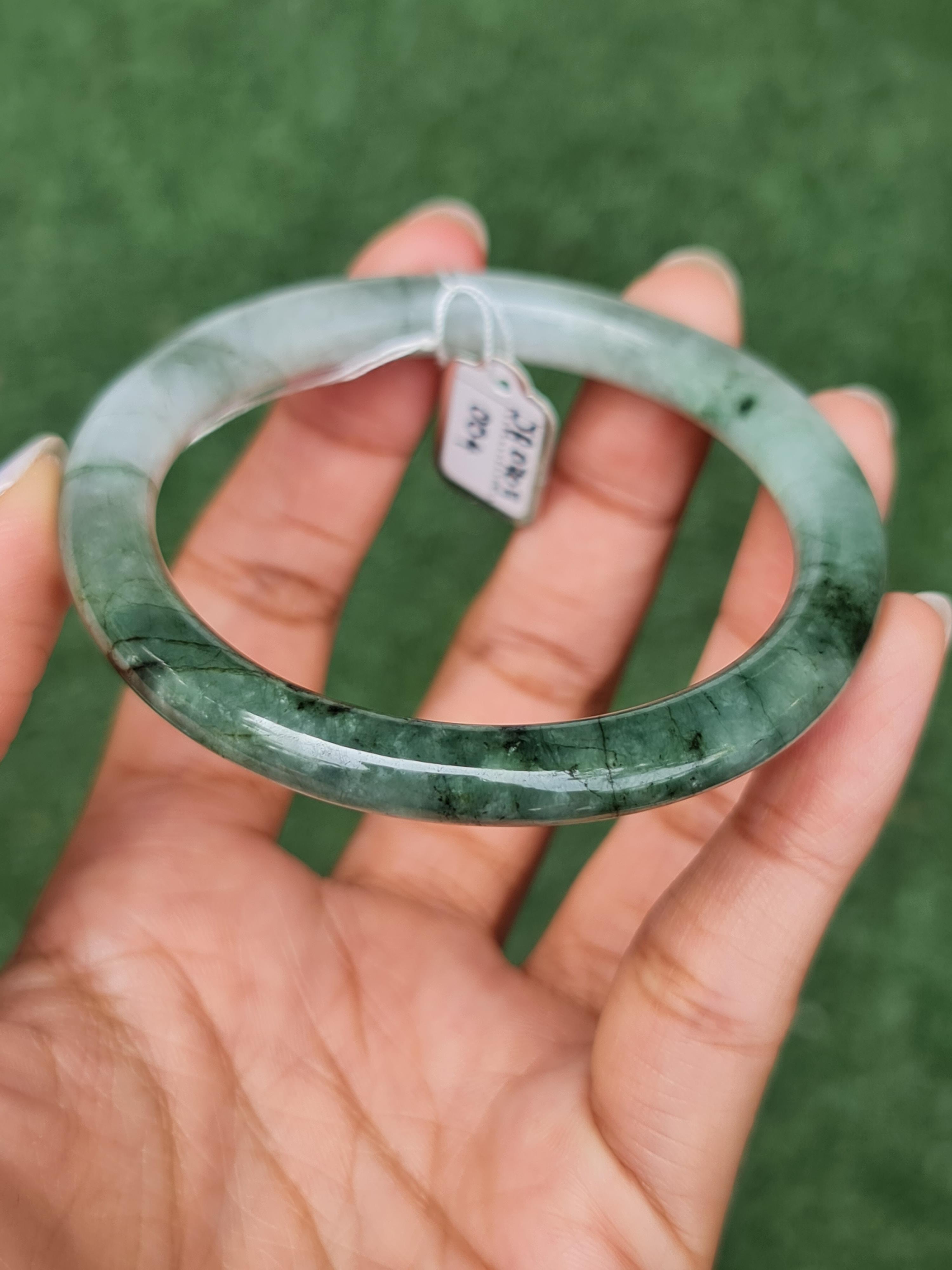 JB0703-004 หยก พม่า แท้ Jade กำไลหยก (Jadeite bracelet) พม่า (Myanmar) 56.5 มม.