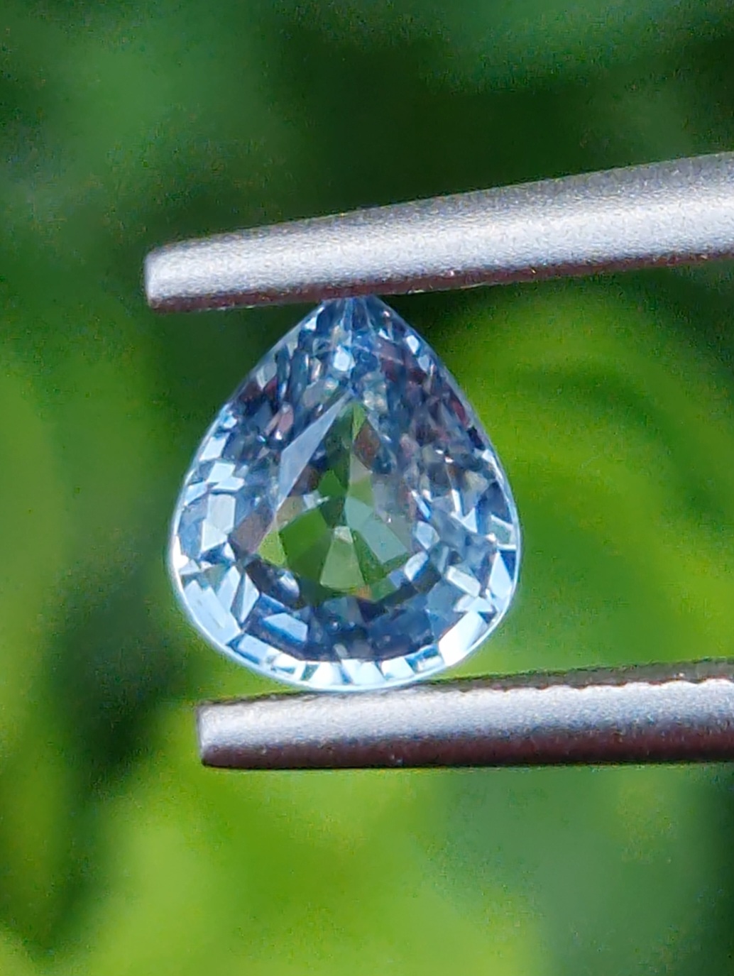 พลอย ไพลิน Blue Sapphire 0.70 กะรัต (Cts.) ดิบ Unheated พลอยแท้ อัญมณีมงคลประจําวันเกิด เครื่องประดับพลอย