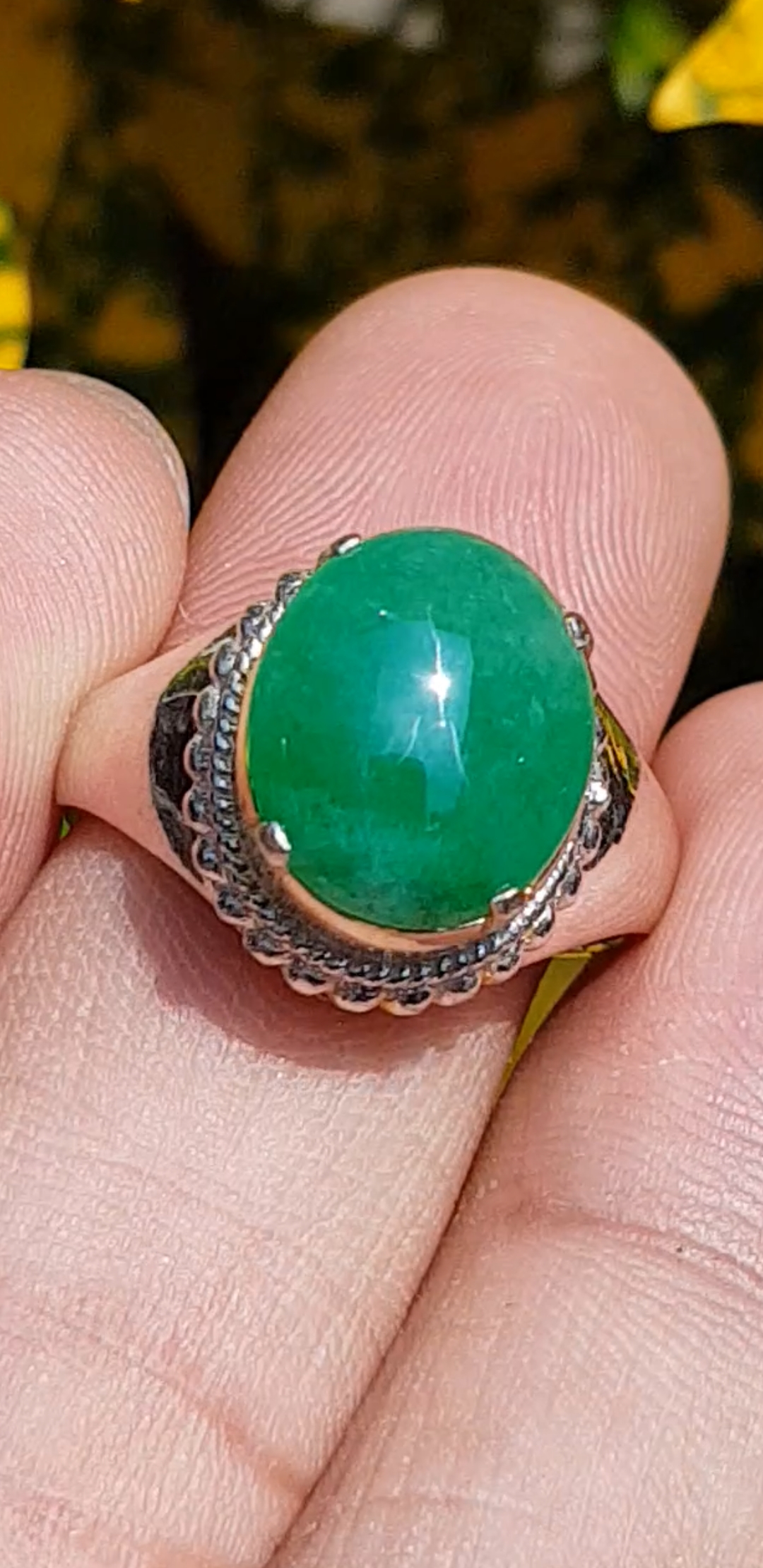 หยก พม่า แท้ Jade แหวนหยก 翡翠戒指 (Jadeite ring) 3.12 กะรัต (Cts.) ดิบ ไม่ผ่านการปรับปรุง (Type A) พม่า (Myanmar)