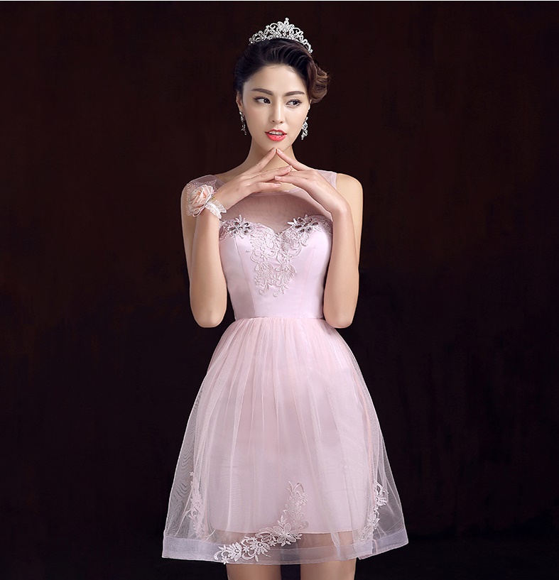 พร้อมส่ง ชุดราตรีสั้น แขนกุด แบบเรียบหรู แต่งผ้าตาข่ายแซมด้วยลูกไม้&คริสตัล สีชมพู