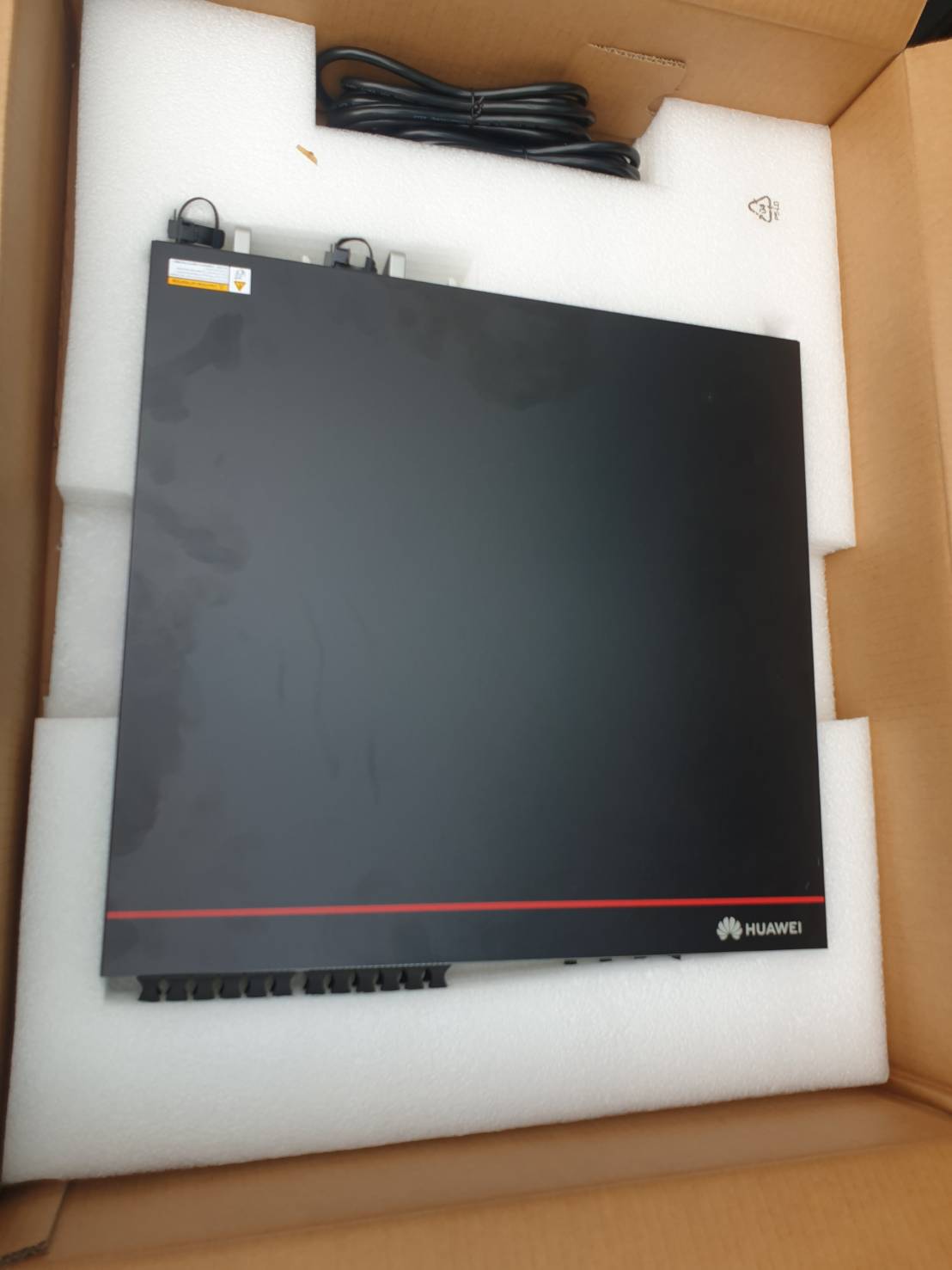 S5735-S32ST4X Huawei Switch 24*GE SFP ports 8*10/100/1000BASE-T ports 4*10GE SFP+ ports ของใหม่