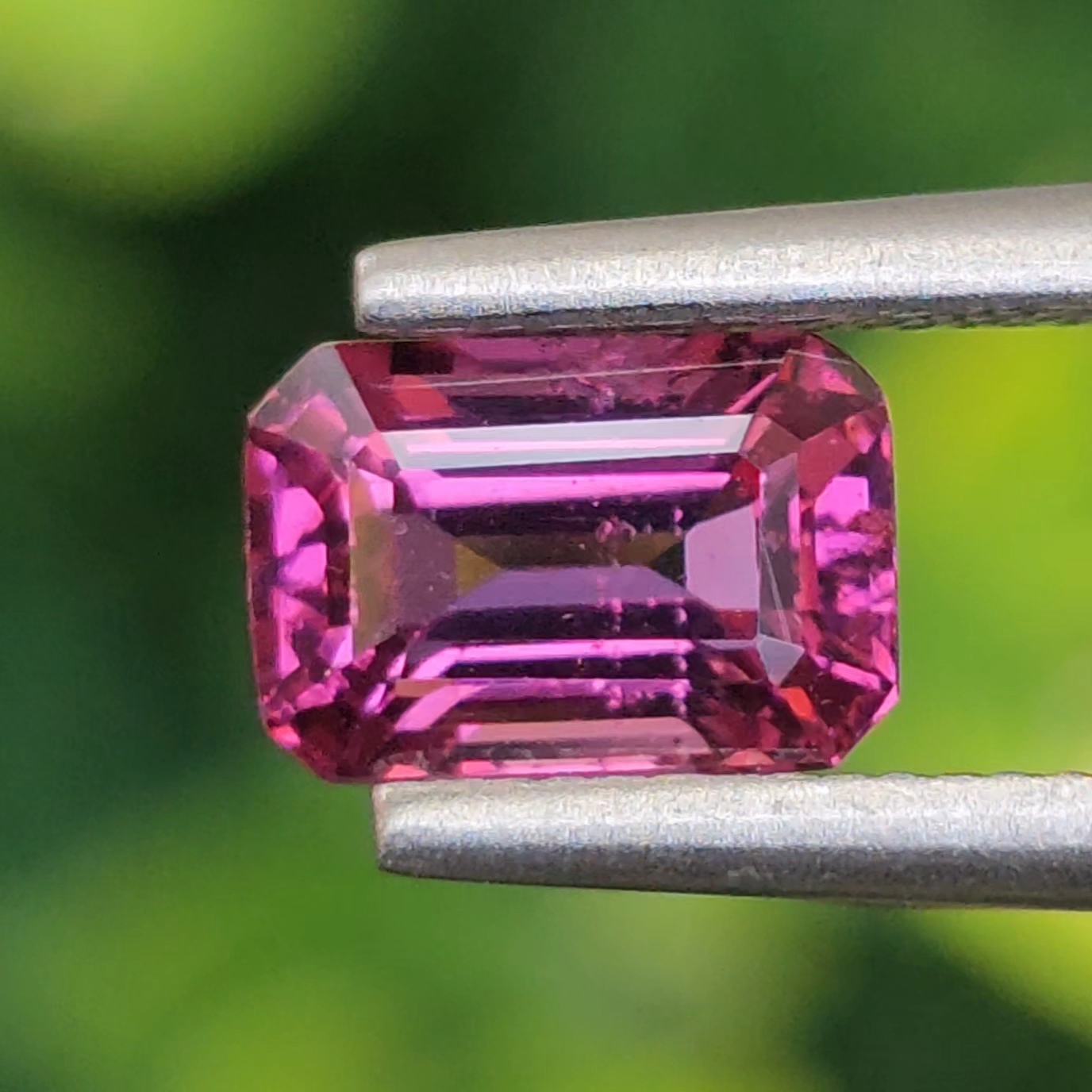 พลอย อุมบาไลต์ การ์เน็ต Umbalite Garnet 1.28 กะรัต (Cts.) ดิบ Unheated ลอยแท้ อัญมณีมงคลประจําวันเกิด เครื่องประดับพลอย