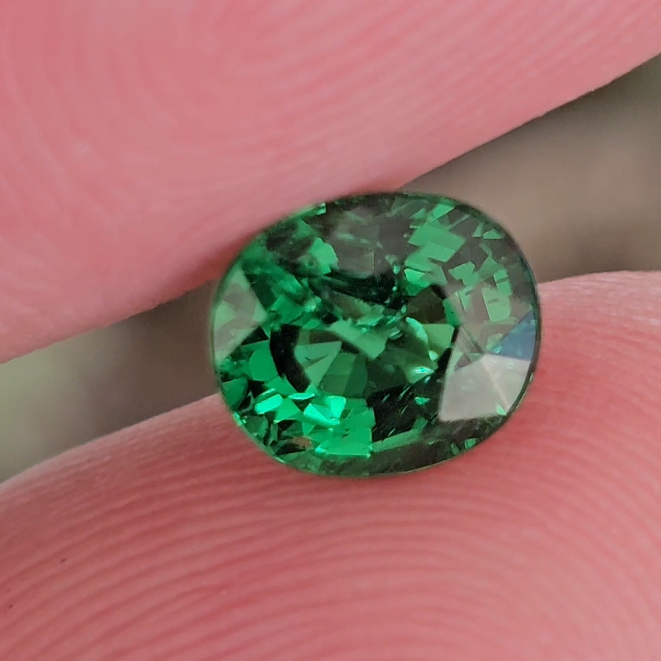 พลอย ซาโวไรท์ Tsavorite Garnet 1.28 กะรัต (Cts.) ดิบ Unheated พร้อมใบเซอร์ อัญมณีมงคลประจําวันเกิด เครื่องประดับพลอย