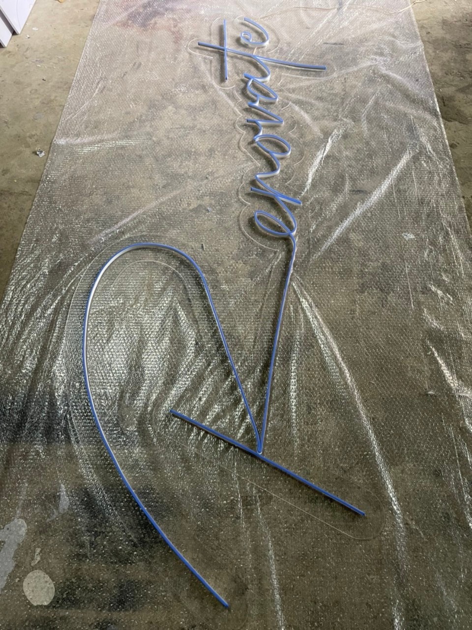 ไฟนีออน เฟค