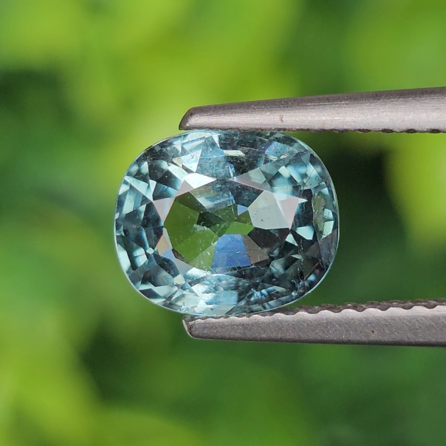 พลอย ทัวร์มาลีน (Tourmaline) 2.02 กะรัต (Cts.) พลอยแท้ อัญมณีมงคลประจําวันเกิด เครื่องประดับพลอย