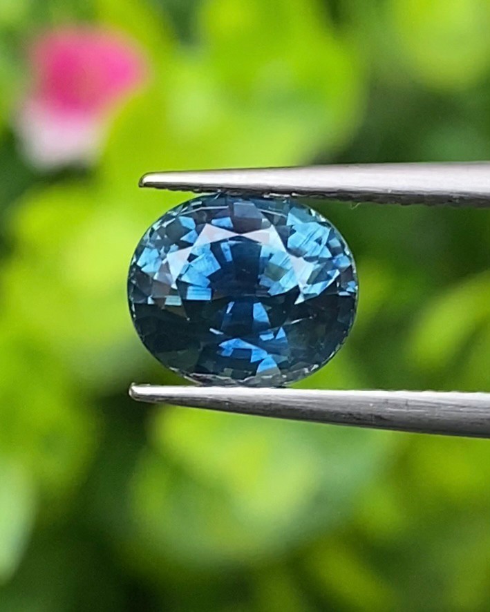 พลอย ไพลิน Blue Sapphire 2.26 กะรัต (Cts.) VVS พลอยแท้ อัญมณีมงคลประจําวันเกิด เครื่องประดับพลอย