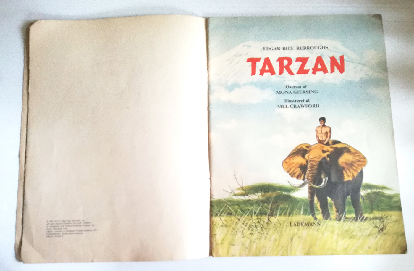 มีหลายภาพ,หนังสือภาพขนาดประมาณ A3 ***หนังสือเก่ามีตำหนิ ภาพหลุดจากสัน และ ปกมีรอยขาดตามภาพ ภาพสวย ทาร์ซาน "TARZAN" ผลงานของ EDGAR RICE BURROUGHS ภาษาฝรั่งเศษ