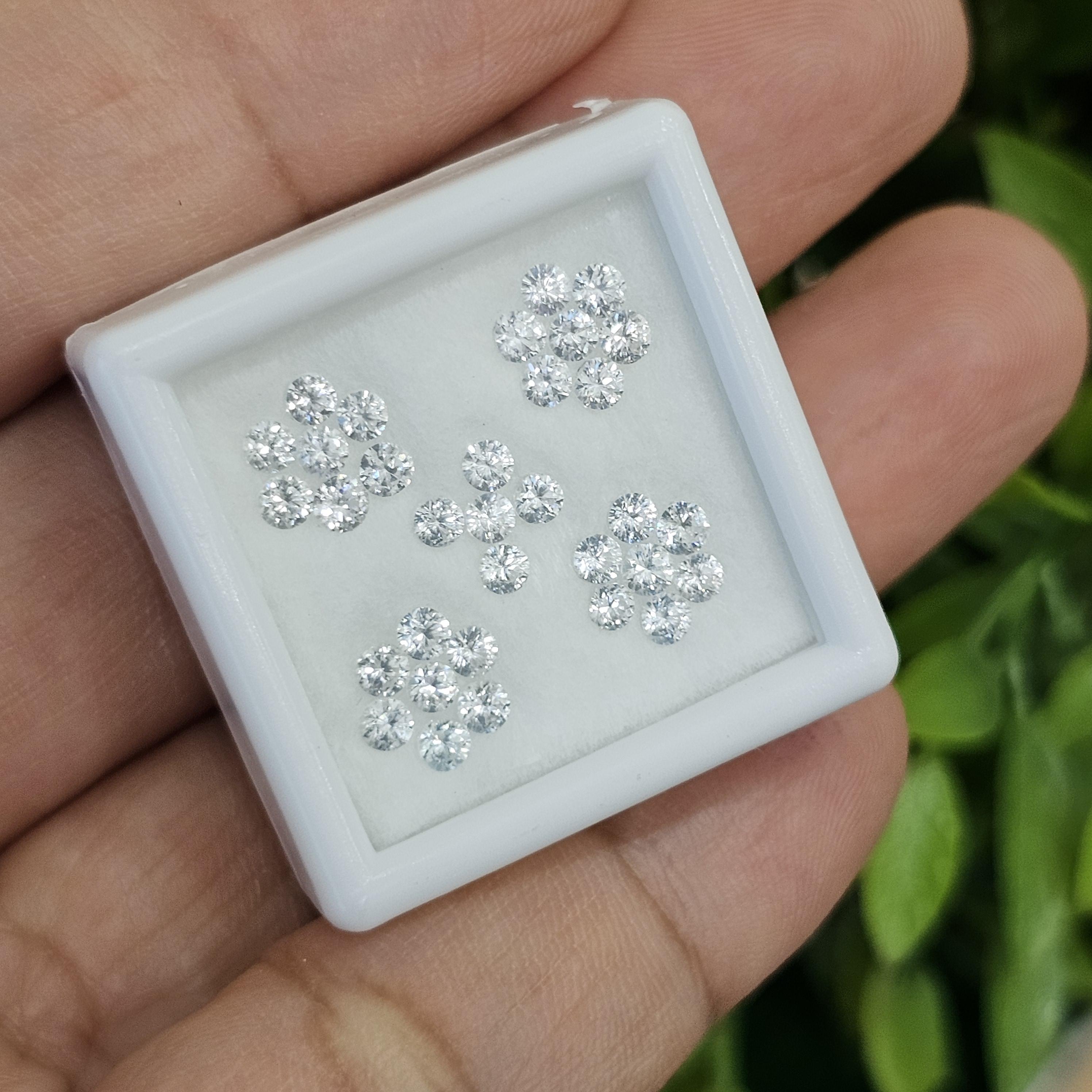 พลอย เพทาย Natural Zircon 3.0 กะรัต (Cts.) 33 เม็ด (Pcs.) พลอยแท้ อัญมณีมงคลประจําวันเกิด เครื่องประดับพลอย
