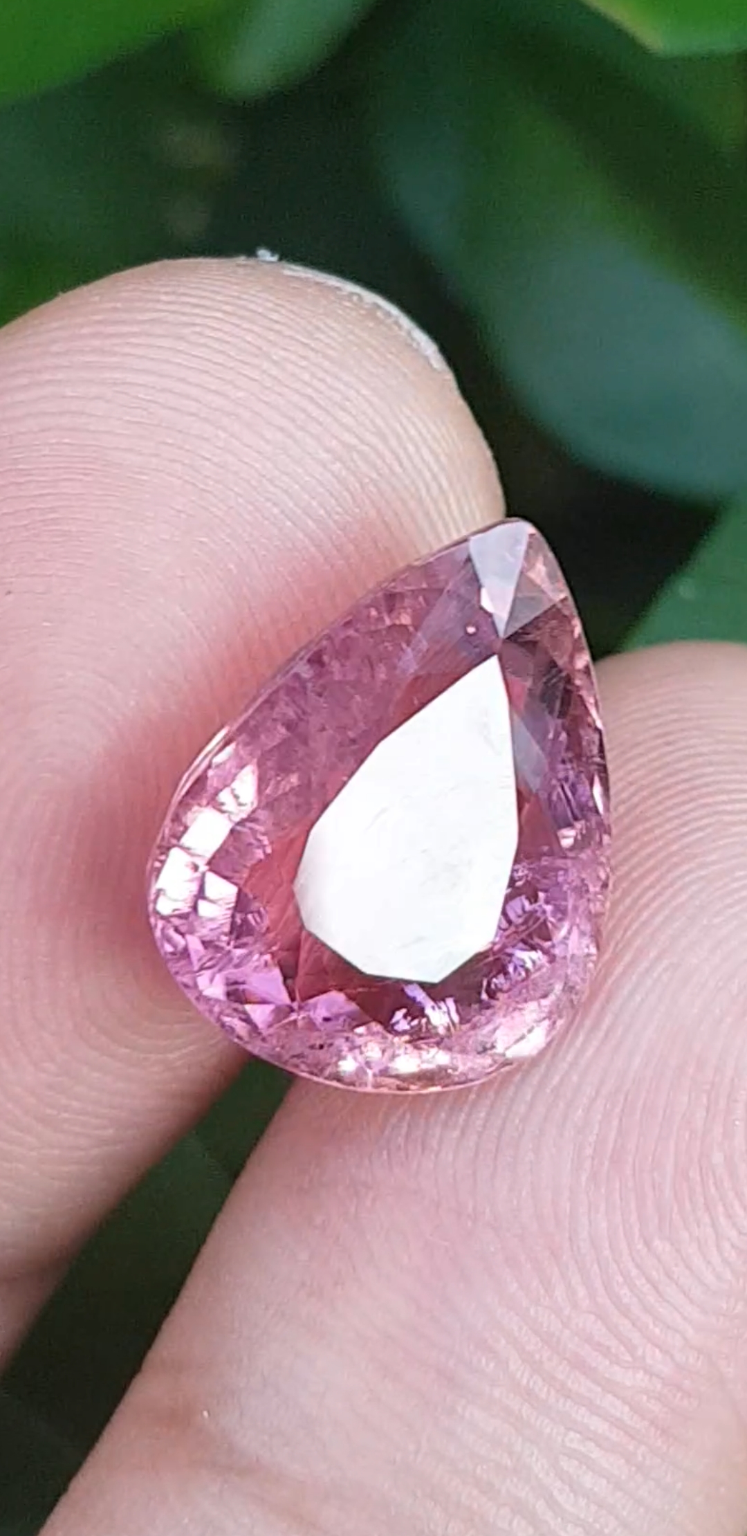 พลอย ทัวร์มาลีน Tourmaline 7.79 กะรัต (Cts.) พลอยแท้ อัญมณีมงคลประจําวันเกิด เครื่องประดับพลอย