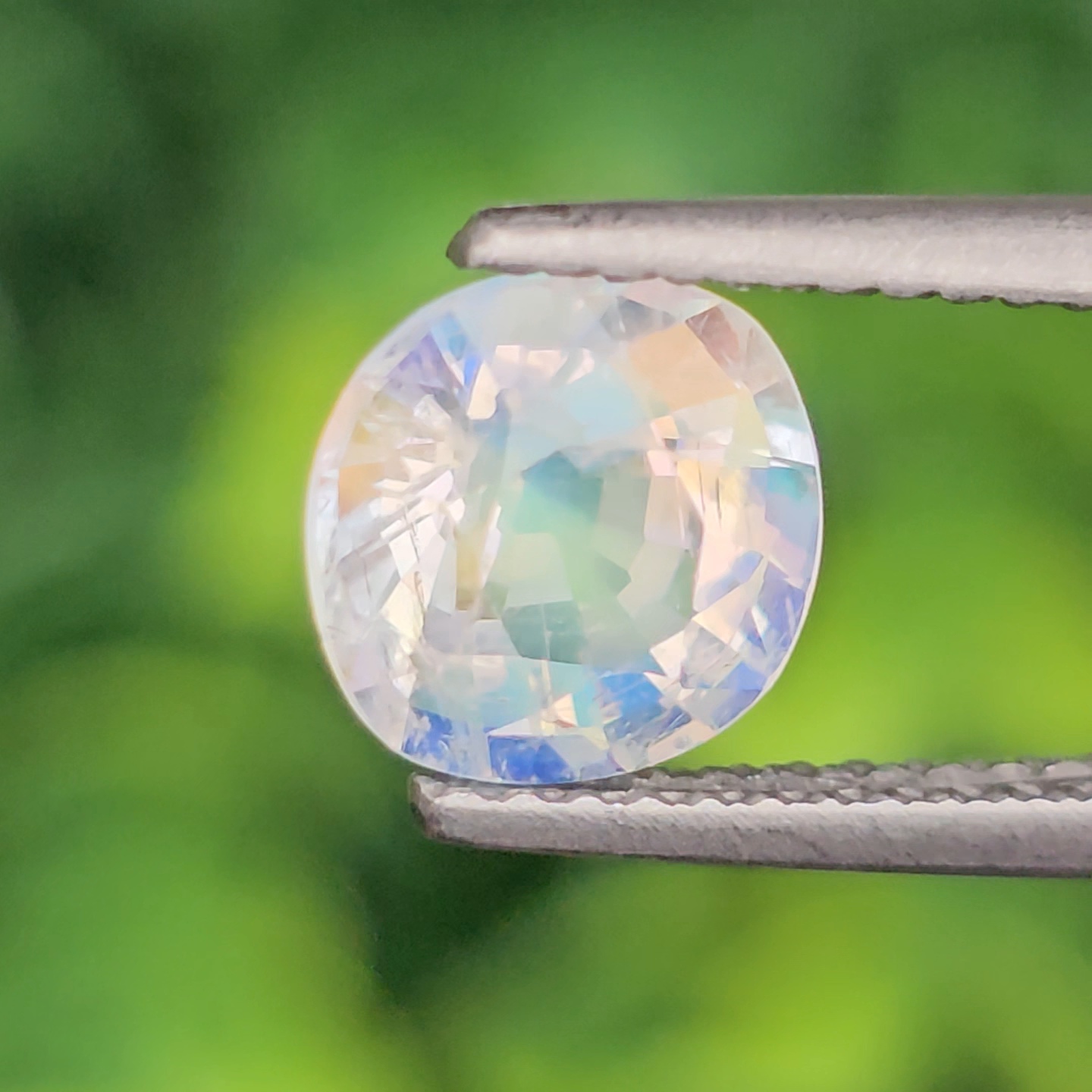 พลอย มูนสโตน เรนโบว์ rainbow moonstone 1.47 กะรัต (cts.) พลอยแท้ อัญมณีมงคลประจําวันเกิด เครื่องประดับพลอย