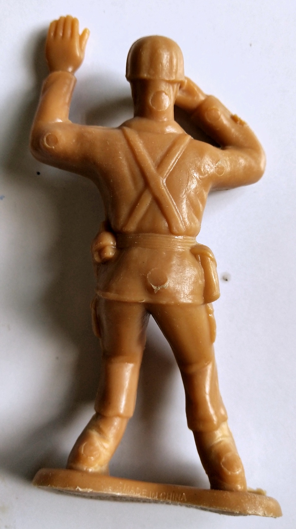 ของสะสม โมเดลพลาสติก ตุ๊กตาทหารยืนส่องกล้อง สีน้ำตาลอ่อน จาก Greenerier International Inc.