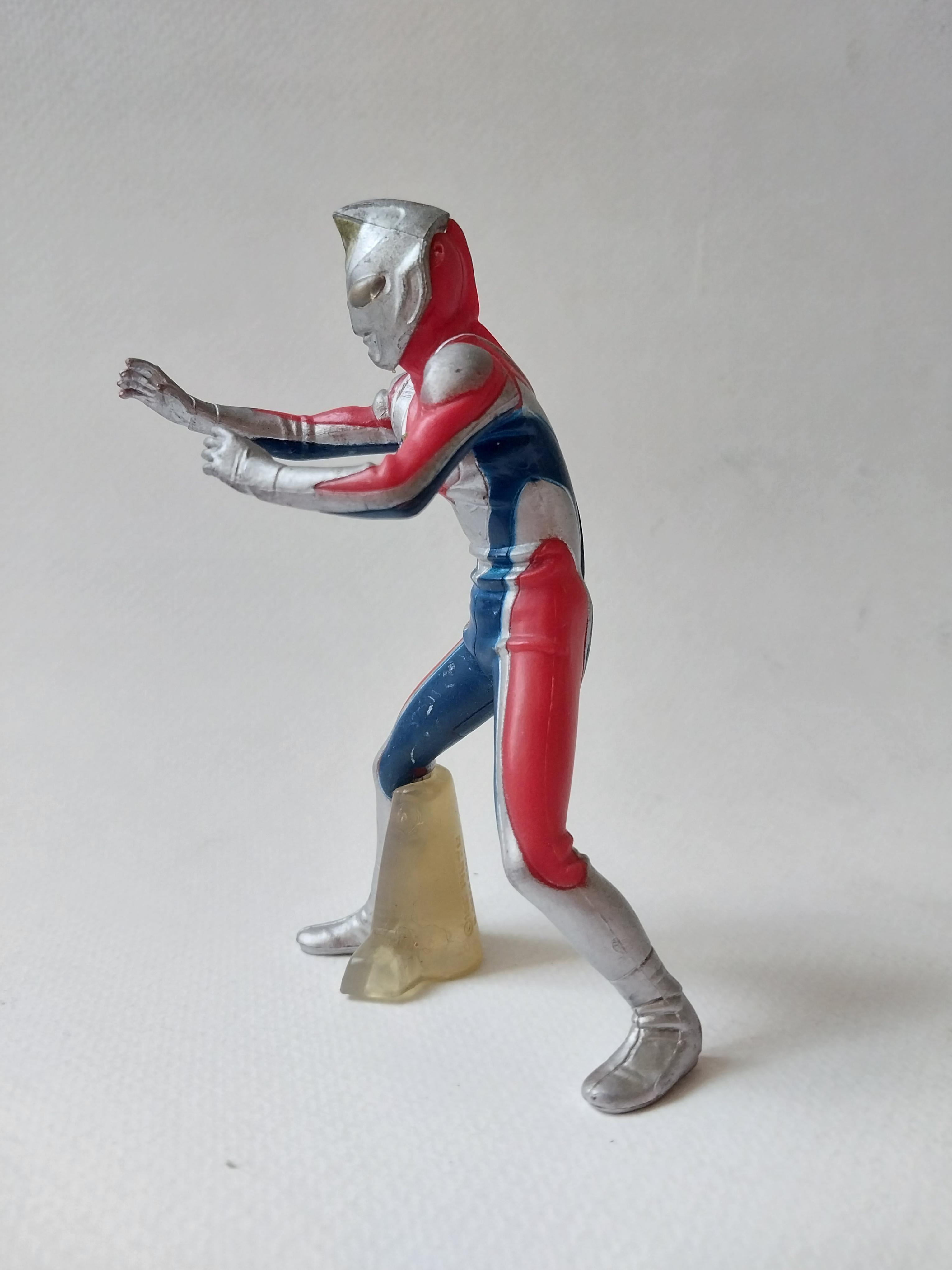 แคนดี้ทอย อุลตร้าแมนไดน่า** ชิ้นส่วนหน้าติดกาส