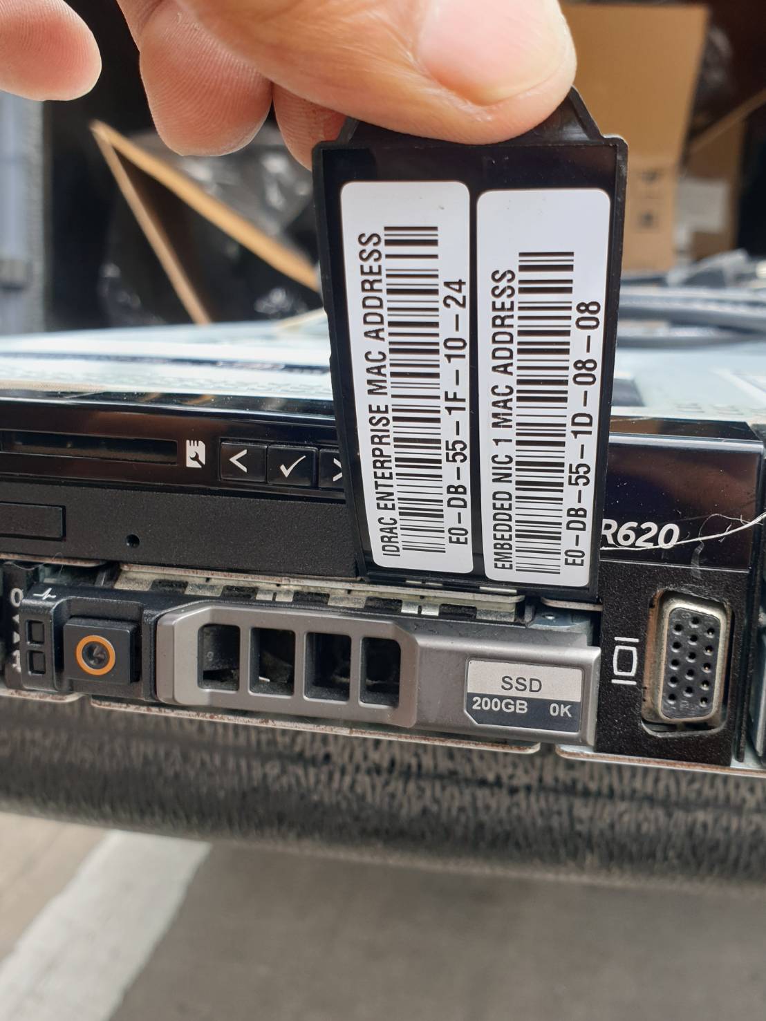 Dell R620 E5-2650v2 x2 ram 128 GB SSD 200GBx2 SAS 600x4 Power x2