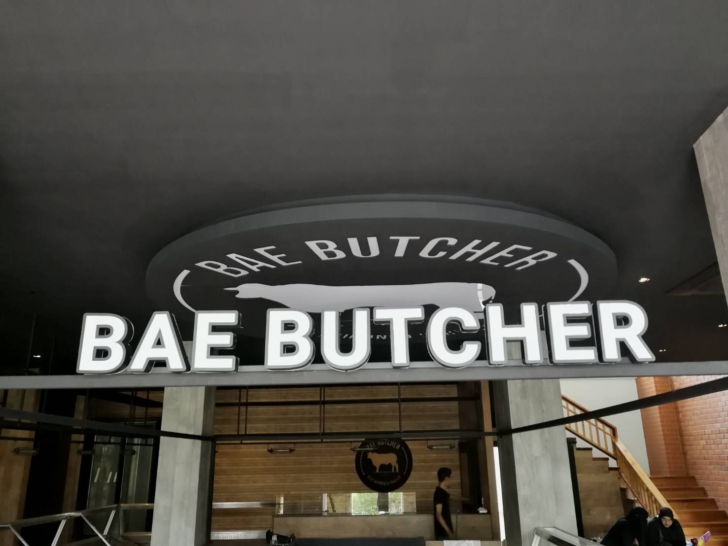 ป้ายตัวอักษรซิงค์ยกขอบ หน้าอะคริลิค ติดไฟออกหน้า LED