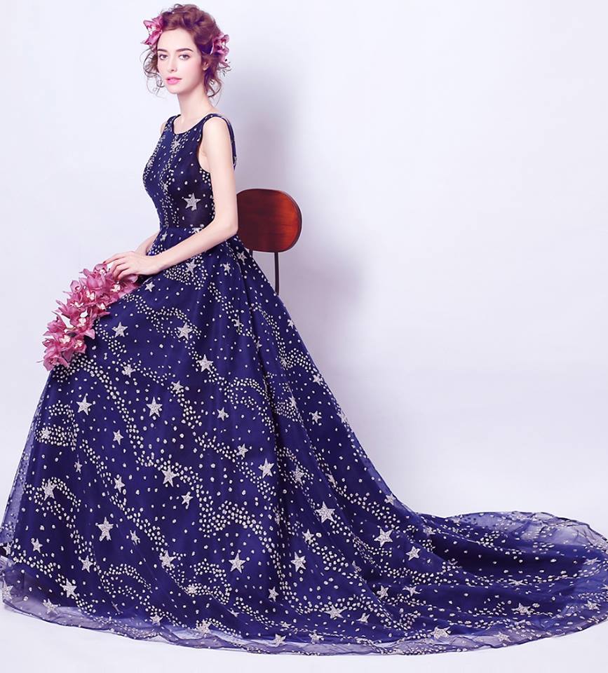 Pre-order ชุดแฟนซี ชุดราตรียาว แขนกุด สีกรมท่า แต่งกากเพชร รูปดาว ด้านหลังเว้า เซ็กซี่ ซิปหลัง