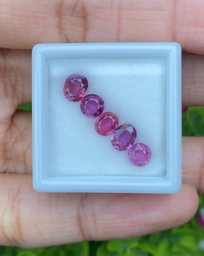 พลอย ทับทิม Ruby sapphire สยาม 5 เม็ด 2.86 กะรัต (Cts.) พลอยแท้ อัญมณีมงคลประจําวันเกิด เครื่องประดับพลอย