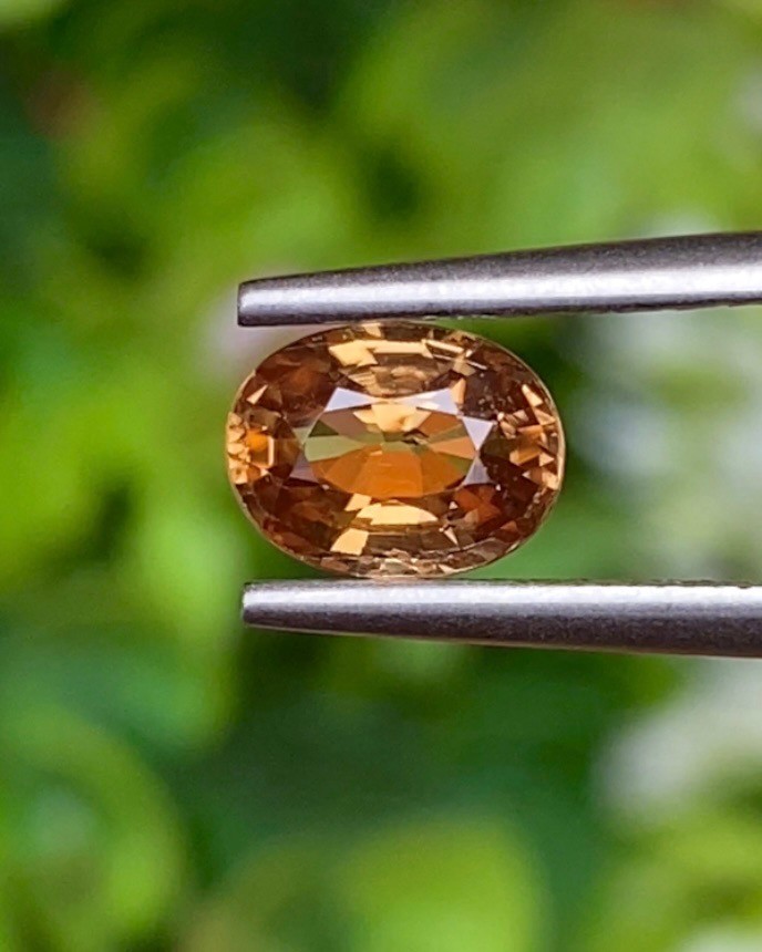 พลอย เพทาย (Zircon) 1.25 กะรัต (Cts.) พลอยแท้ อัญมณีมงคลประจําวันเกิด เครื่องประดับพลอย