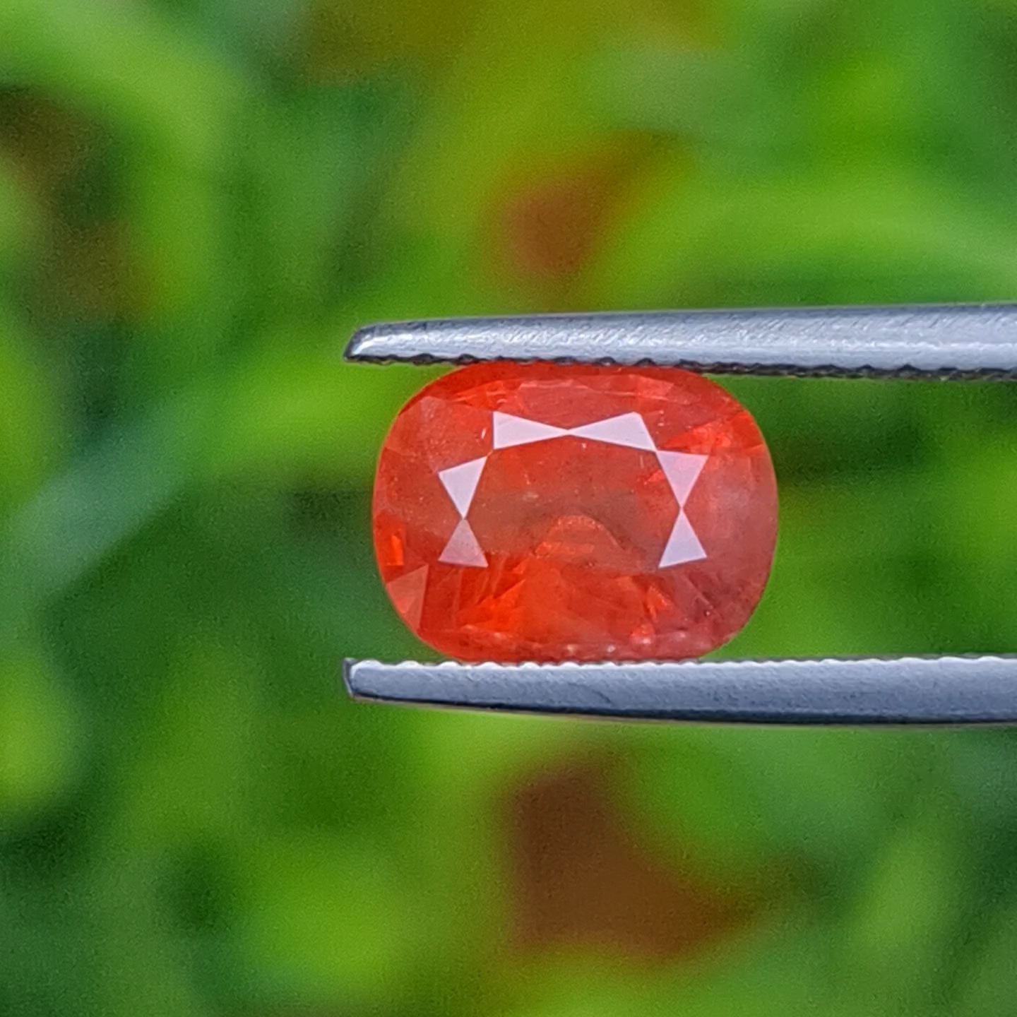 พลอย ออเรนจ์ แซฟไฟร์ Orange Sapphire 2.39 กะรัต (Cts.) พลอยแท้ อัญมณีมงคลประจําวันเกิด เครื่องประดับพลอย
