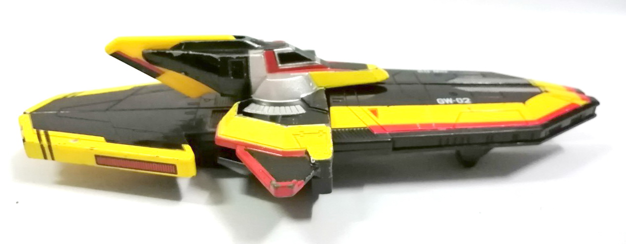 ของเล่น ของสะสม ยาน Guts Wing 2 ยานประจำหน่วย Guts ของอุลตร้าแมน ทีก้า Ultraman TIGA เป็นยานรบหลักลำที่สองของหน่วย ติดตั้งปืนแสงสองกระบอก ตัวนี้เป็นของเล่นชุด DX ปรับสภาพเปลี่ยนรูปแบบยานได้ ด้วยการพับปีกและปีกซ่อนชิ้นเล็ก และสามารถเปิดส่วนหน้าของยาน เป็นป