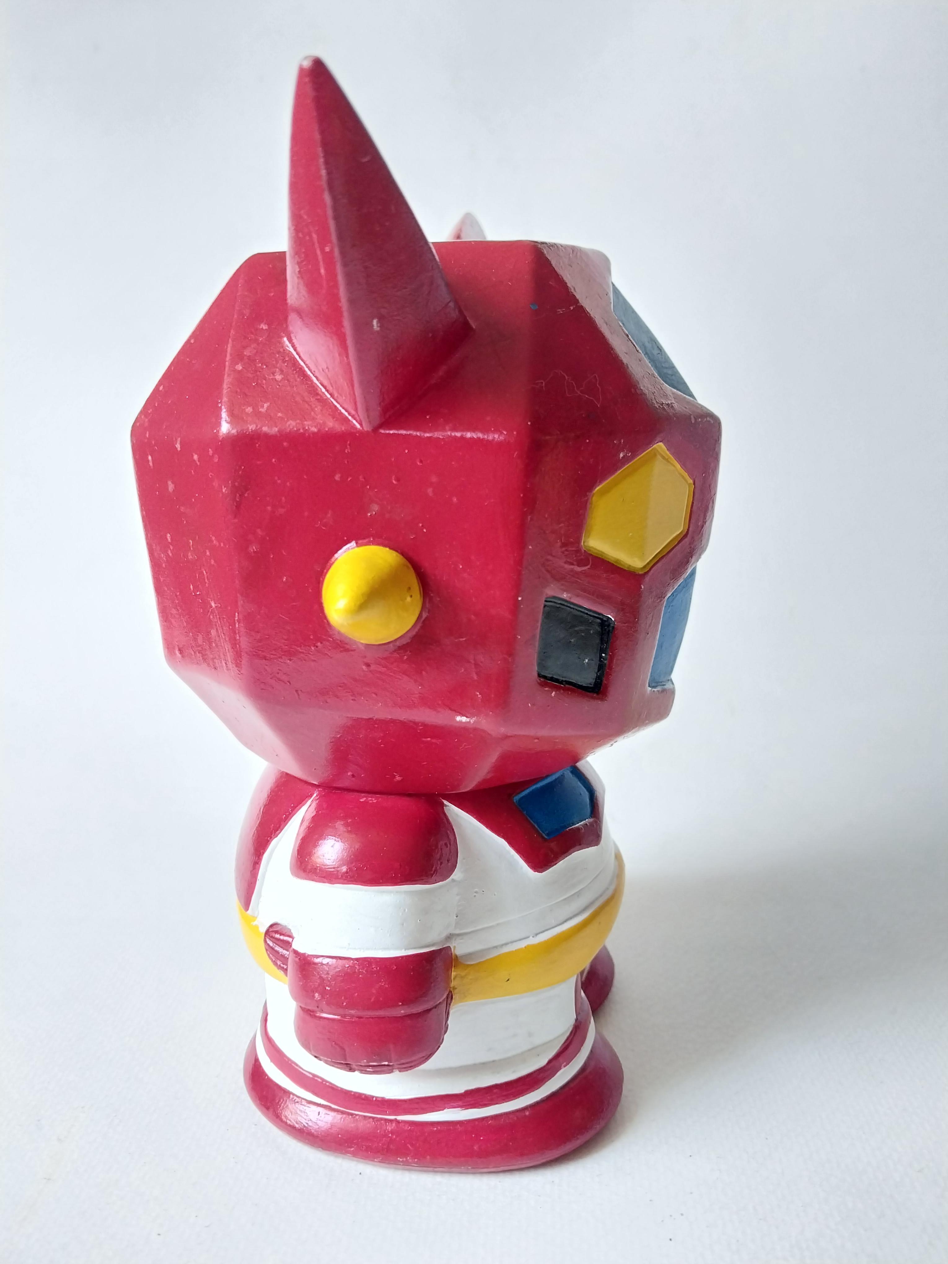 มีหลายภาพ,มีตำหนิ หุ่นเก็ตเตอร์กระปุกออมสินงานซอฟแข็ง ชนาด 6นิ้ว