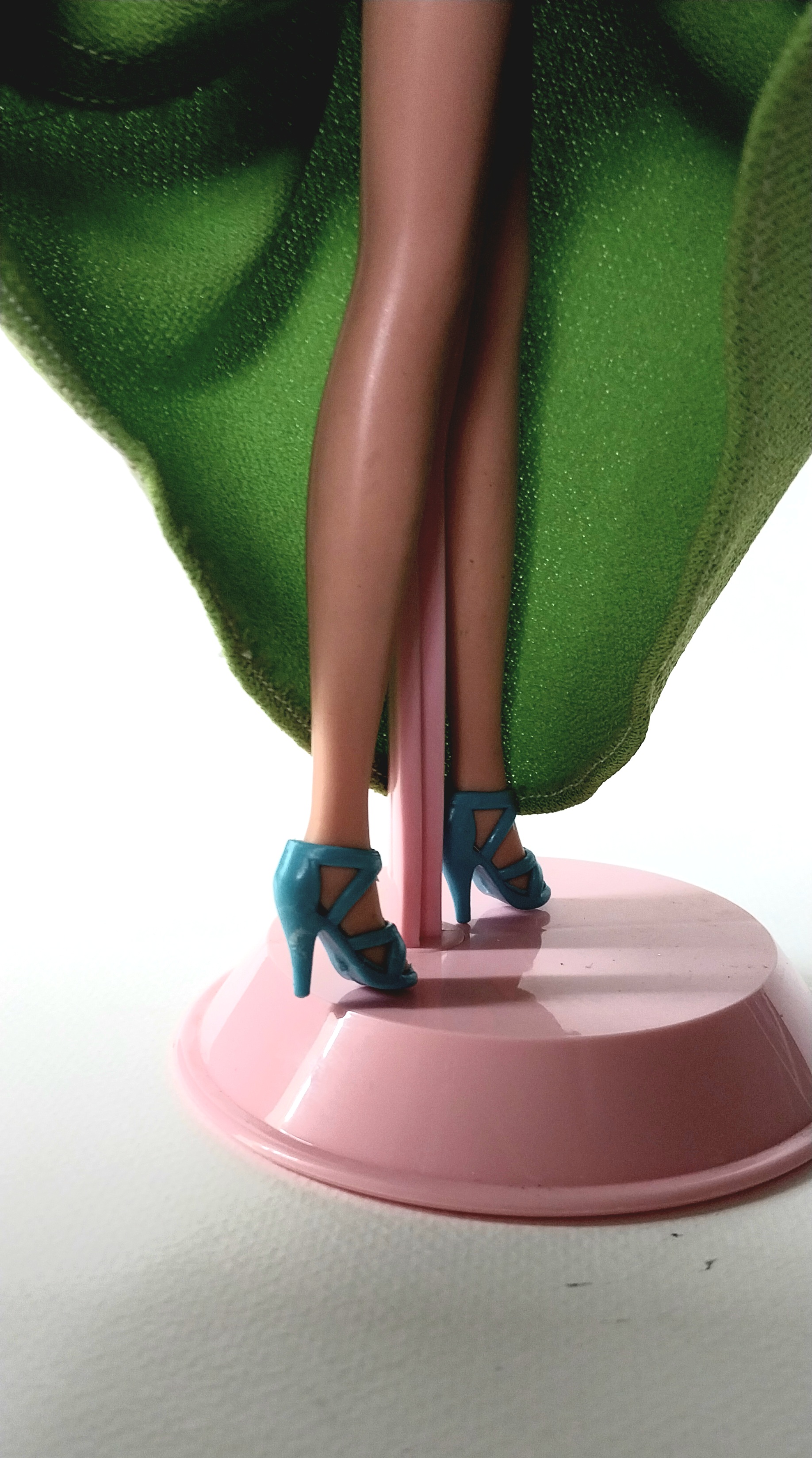 ของเล่น ของสะสม ตุ๊กตาเจ้าหญิงดิสนีย์ Disney Princess จาก แบรนด์ซิมบ้า ทอยส์ Simba Toys Doll หน้าสวย ผมทอง ปักไม่เต็มหัว สภาพดี ขายางพับงอได้