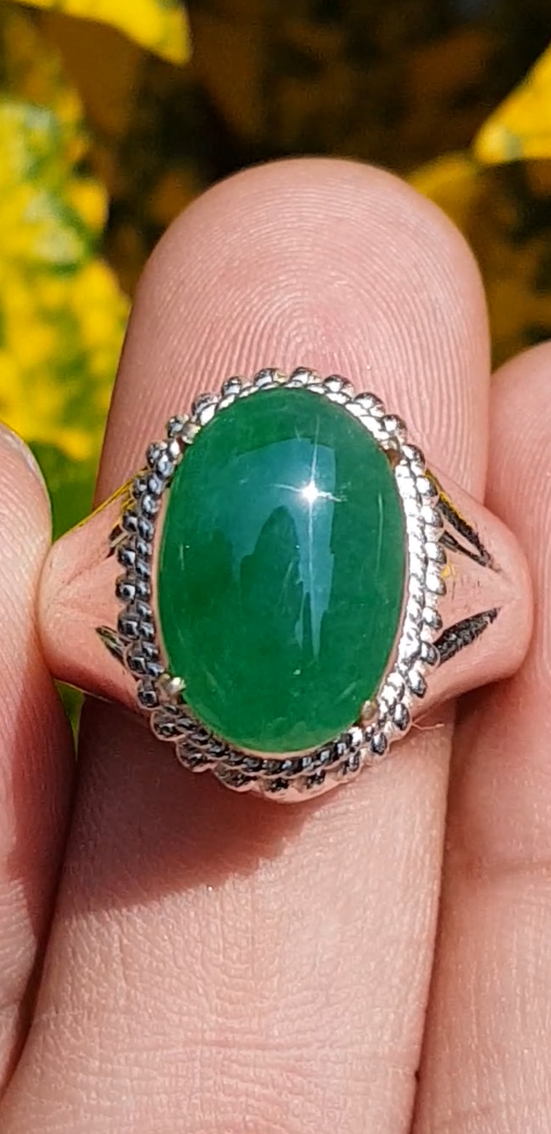 หยก พม่า แท้ Jade แหวนหยก 翡翠戒指 (Jadeite ring) 3.39 กะรัต (Cts.) ดิบ Size 59 ไม่ผ่านการปรับปรุง (Type A) พม่า (Myanmar)