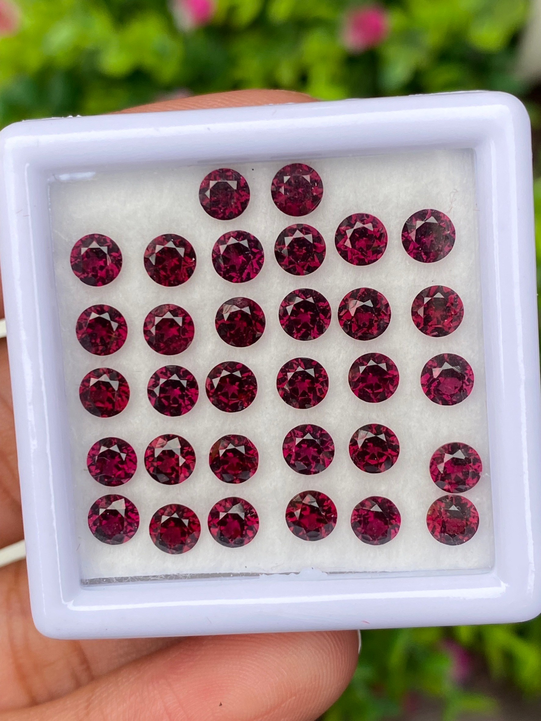 พลอย โรโดไลต์ กาเน็ท Rhodolite Garnet 32 เม็ด Pcs. 11.15 กะรัต Cts.พลอยแท้ อัญมณีมงคลประจําวันเกิด เครื่องประดับพลอย