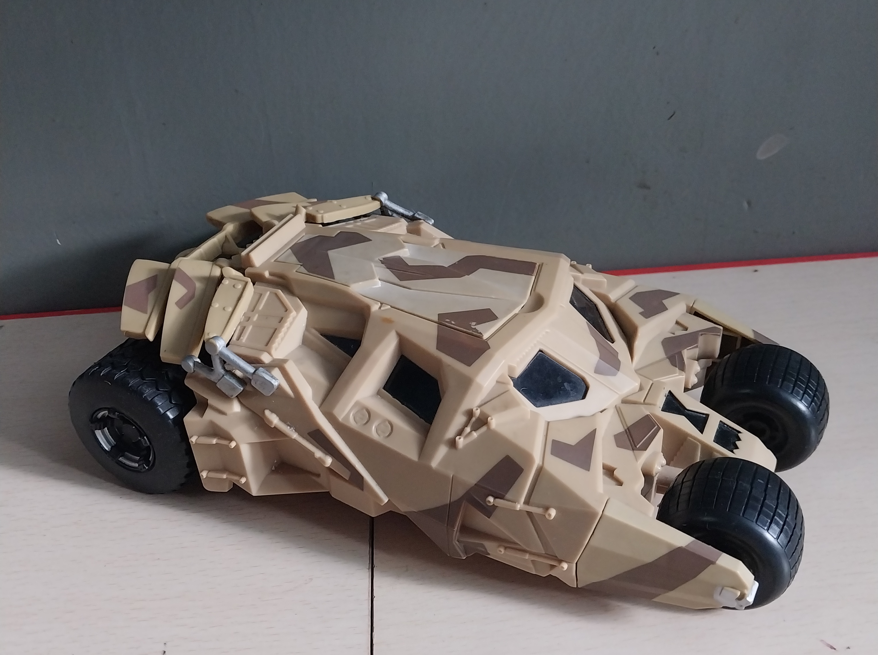 มืหลายภาพ รถแบทแมนขนาดประมาณ22ซม. #Batman The Dark Knight Rises Camouflage Tumbler