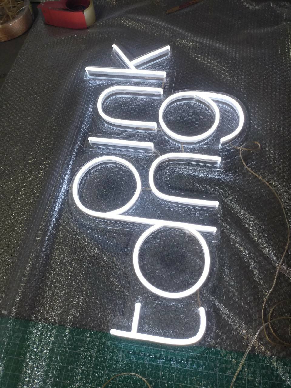 ไฟนีออนดัด แสงสีขาว - pink tdng