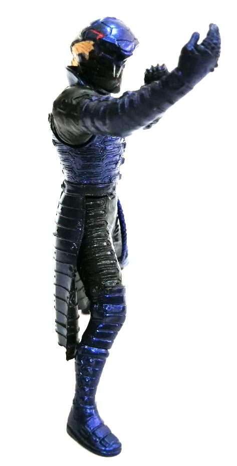 กาชาปอง HG SERIES ชุดสัตว์ประหลาดจากเรื่องคาเมนไรเดอร์เดอะเฟิร์ส Masked Rider The First หรือ กำเนิดใหม่ไอ้มดแดงอาละวาด ภาพยนตร์จอเงิน ปี2007ตัวนี้คือ คอบร้าแมน จากจอภาพยนตร์ ขนาดสูงราว 10 ซม.