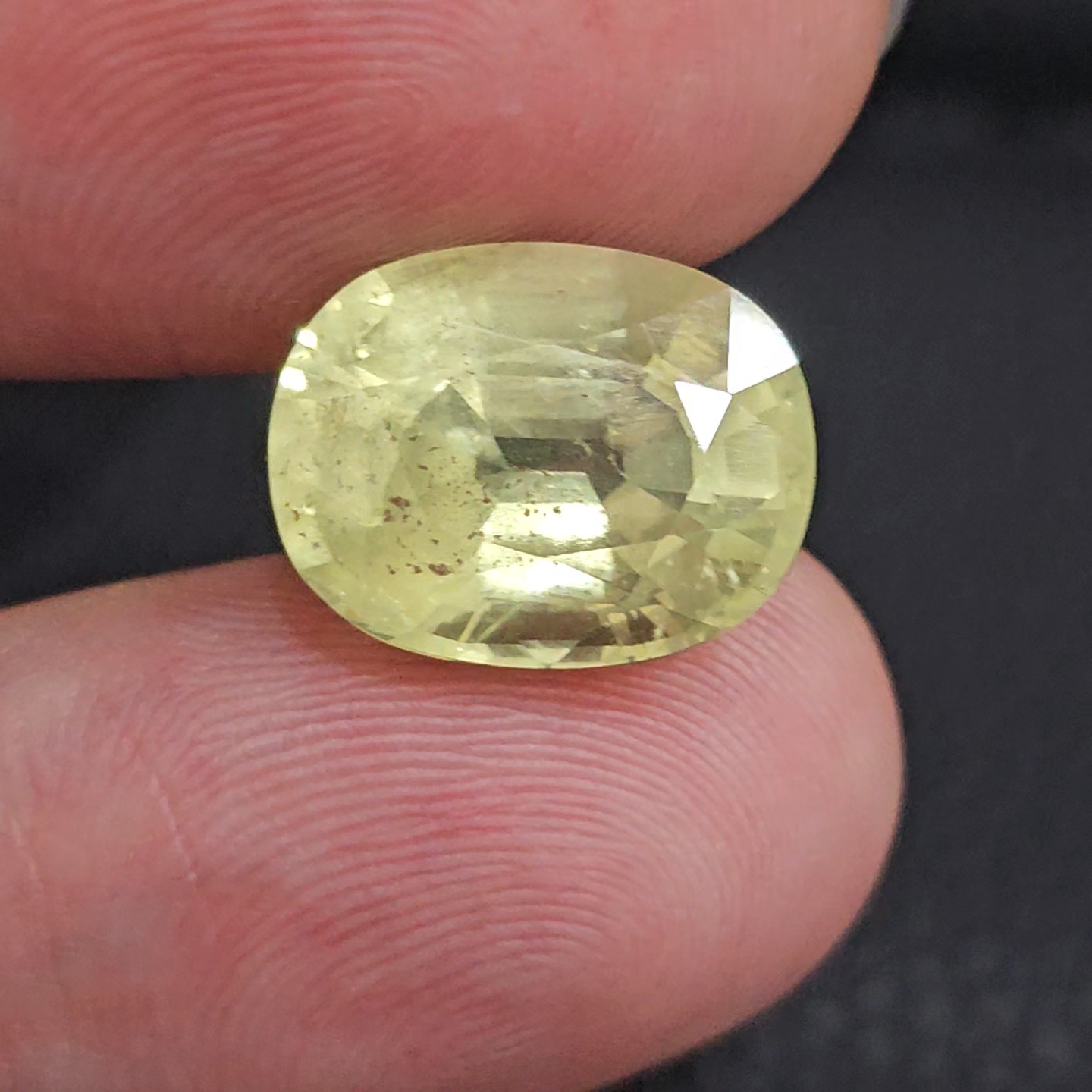 พลอย คริโซเบริล (Chrysoberyl) 10.50 กะรัต (Cts.) พร้อมใบเซอร์ พลอยแท้ อัญมณีมงคลประจําวันเกิด เครื่องประดับพลอย