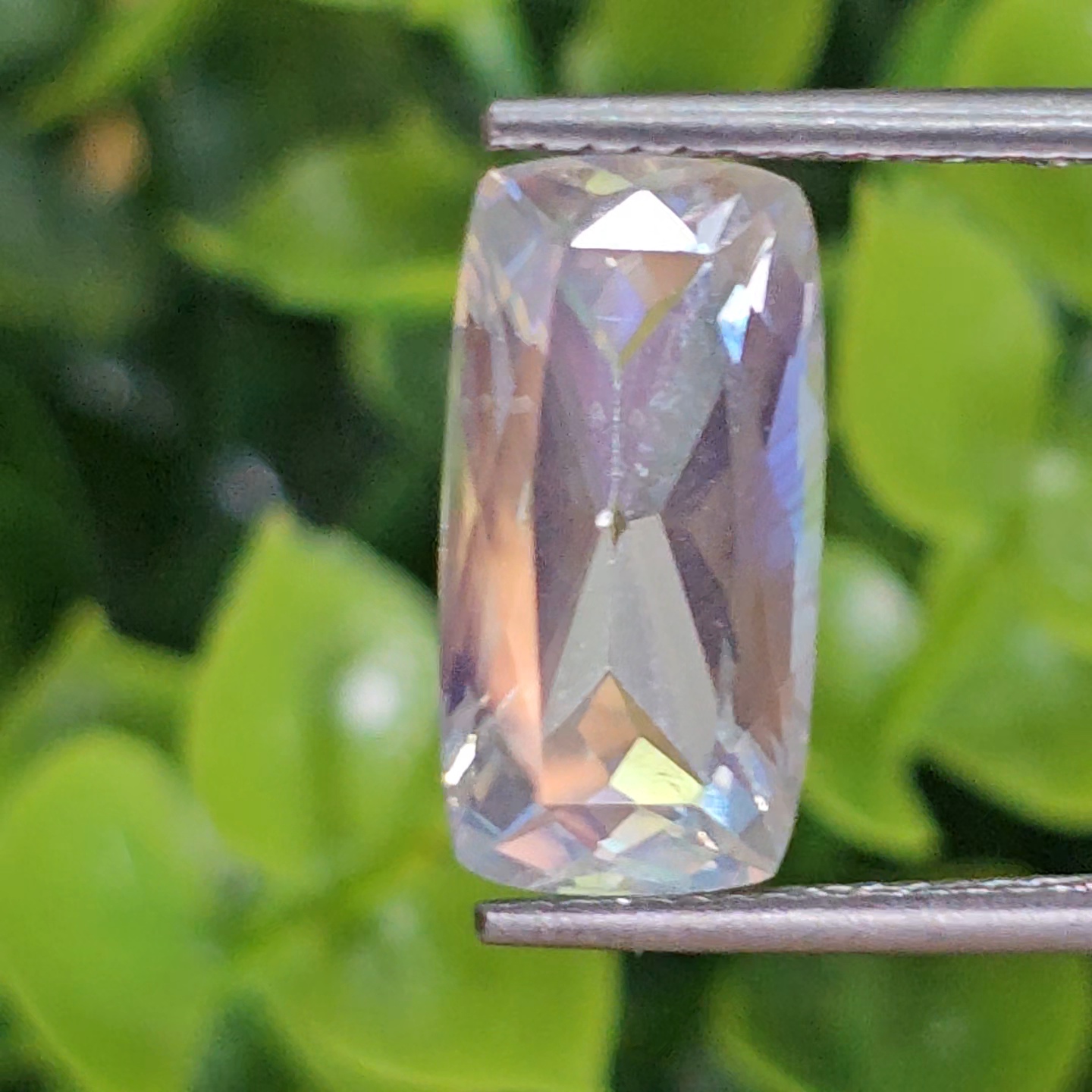 พลอย มูนสโตน เรนโบว์ Rainbow Moonstone 5.53 กะรัต (cts.) พลอยแท้ อัญมณีมงคลประจําวันเกิด เครื่องประดับพลอย