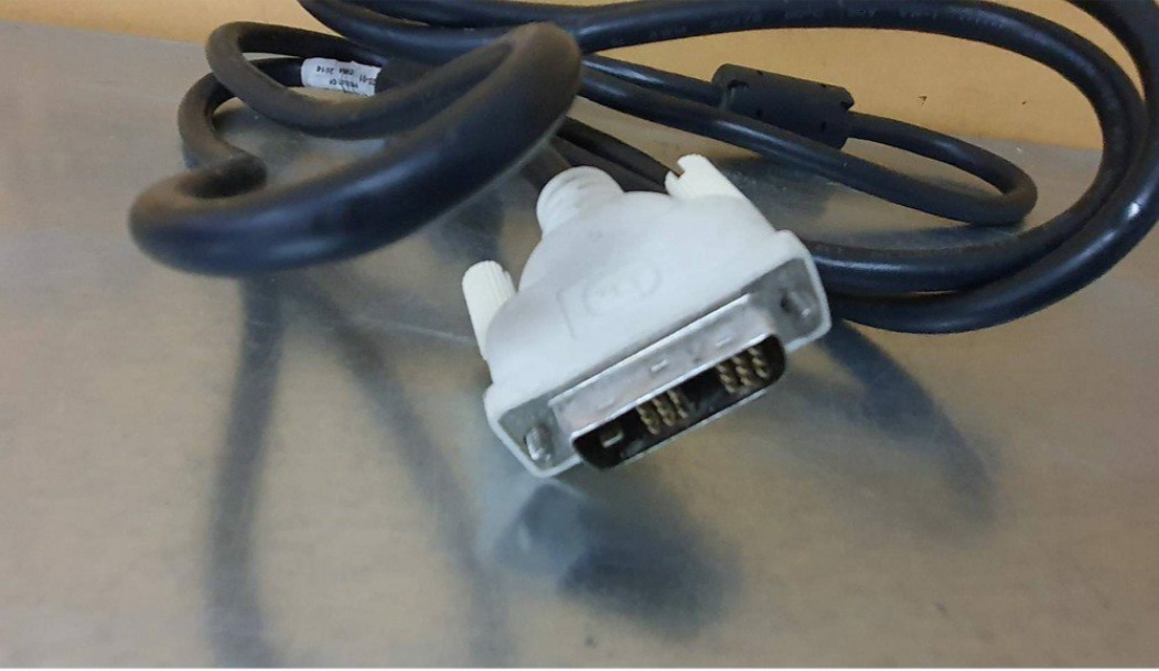 สาย DVI มือสองใช้งานได้ปกติ ไม่เก่ามาก สภาพดี