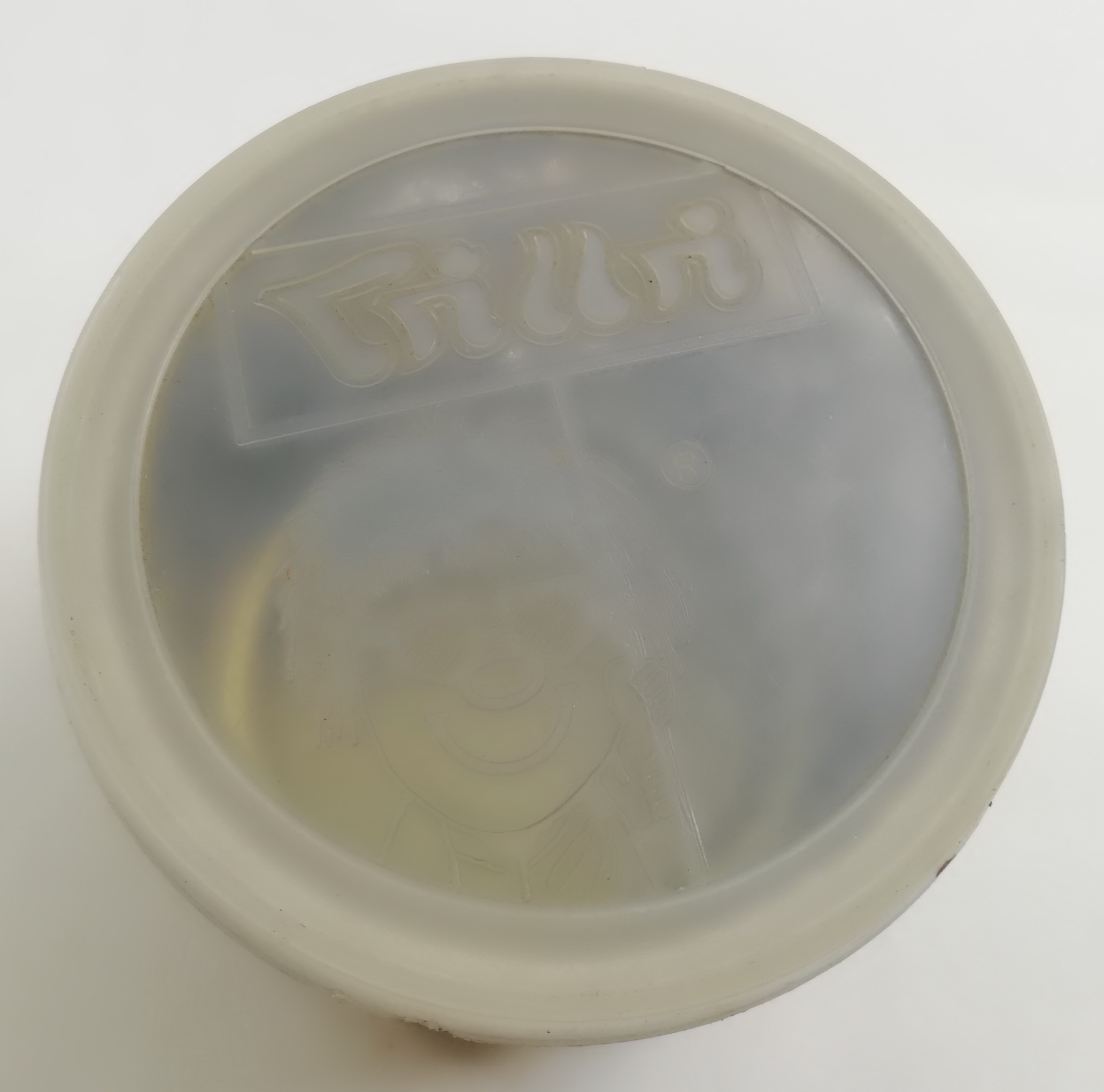 ของสะสม กล่องสังกะสี (กล่องโลหะ) กระป๋องโก๋แก่รสกาแฟขนาดเล็กพร้อมฝา กระป๋องทรงกระบอกสีกาแฟ เส้นผ่าศุนย์กลางประมาณ 3" ความสูงประมาณ 3"