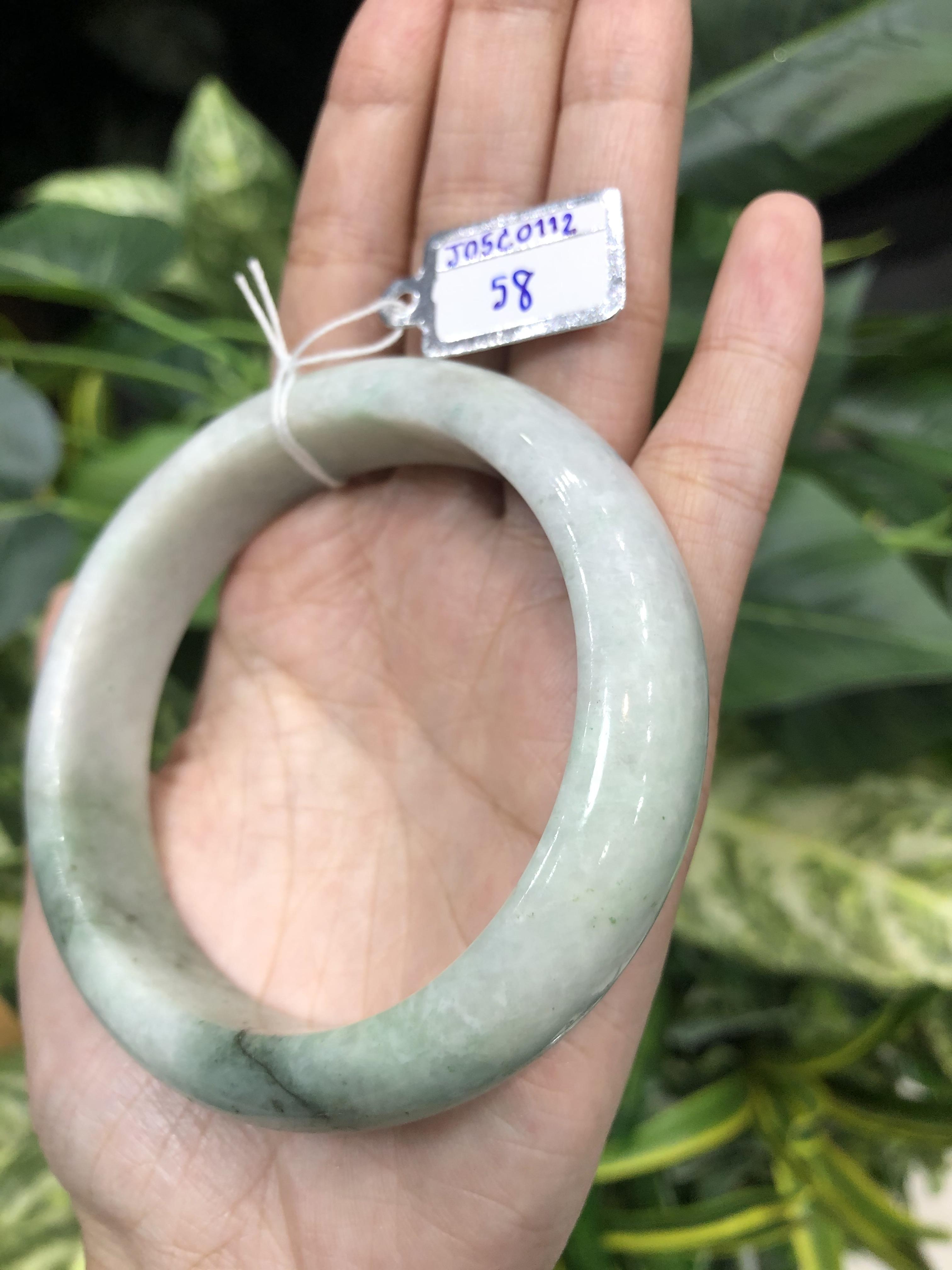 J05C0011หยก พม่า แท้ Jade กำไลหยก 58 มม (Jade bracelet) พม่า (Myanmar)