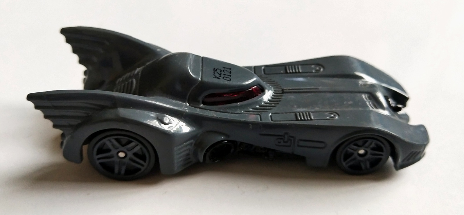 ของเล่น ของสะสม**มีตำหนิ** รถแบทโมบิล รุ่นBatman Justice league, จัสติส ลีค สีเทาโลหะ ของ HOT WHEEL แกะแพคแล้ว สภาพดี