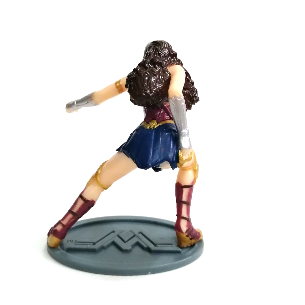 ขนาด 5 นิ้ว ฟิกเกอร์ยางตันวันเดอร์วูเม่นพรีเมี่ยมเบอร์เกอร์คิง มีฐานไม่พบบ่อย มือสองมีรอยบ้างของมีตามภาพ ไม่หัก ไม่กาว มีรอยบ้าง