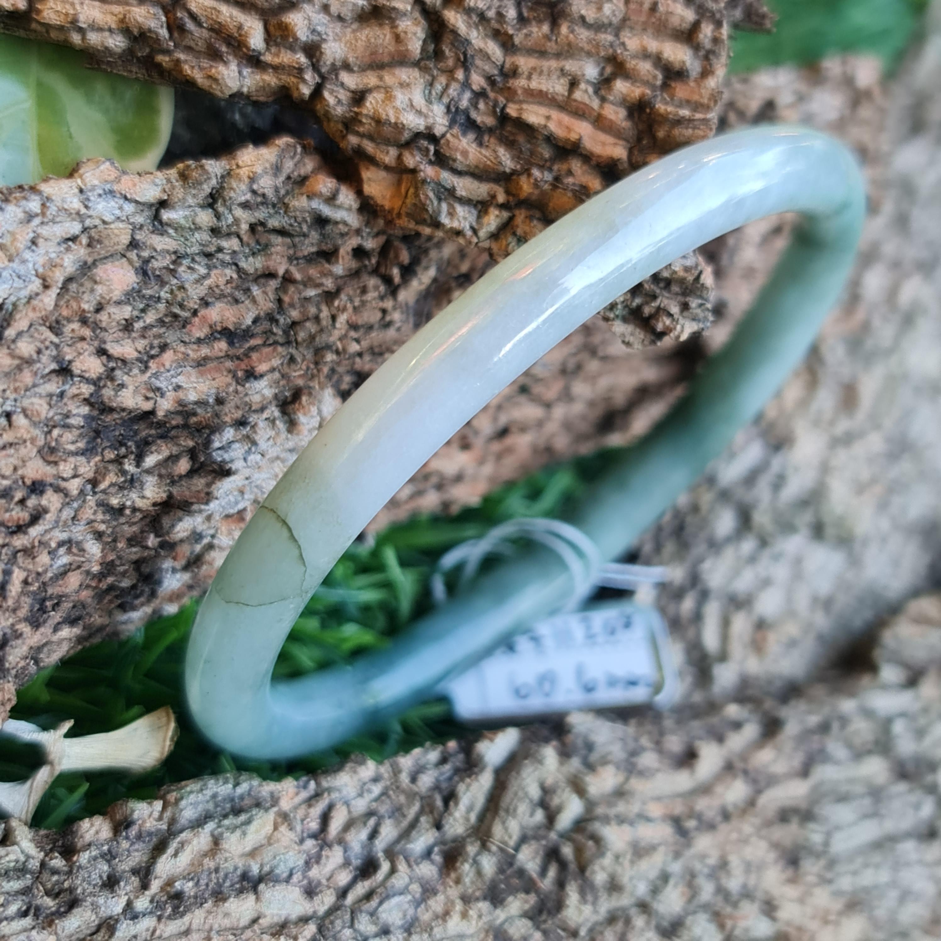 JT6711208 หยก พม่า แท้ Jade กำไลหยก 60.6 มม. (Jadeite bracelet) พม่า (Myanmar)