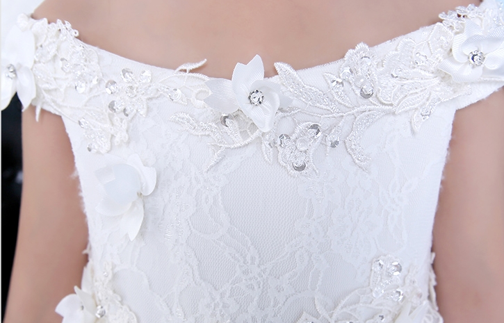 Pre-order ชุดราตรีเด็ก ชุดกระโปรง สไตล์เจ้าหญิง แบบไหล่ปาด แต่งดอก ปักเลื่อมช่วงบน กระโปรงตาข่ายฟูฟ่อง