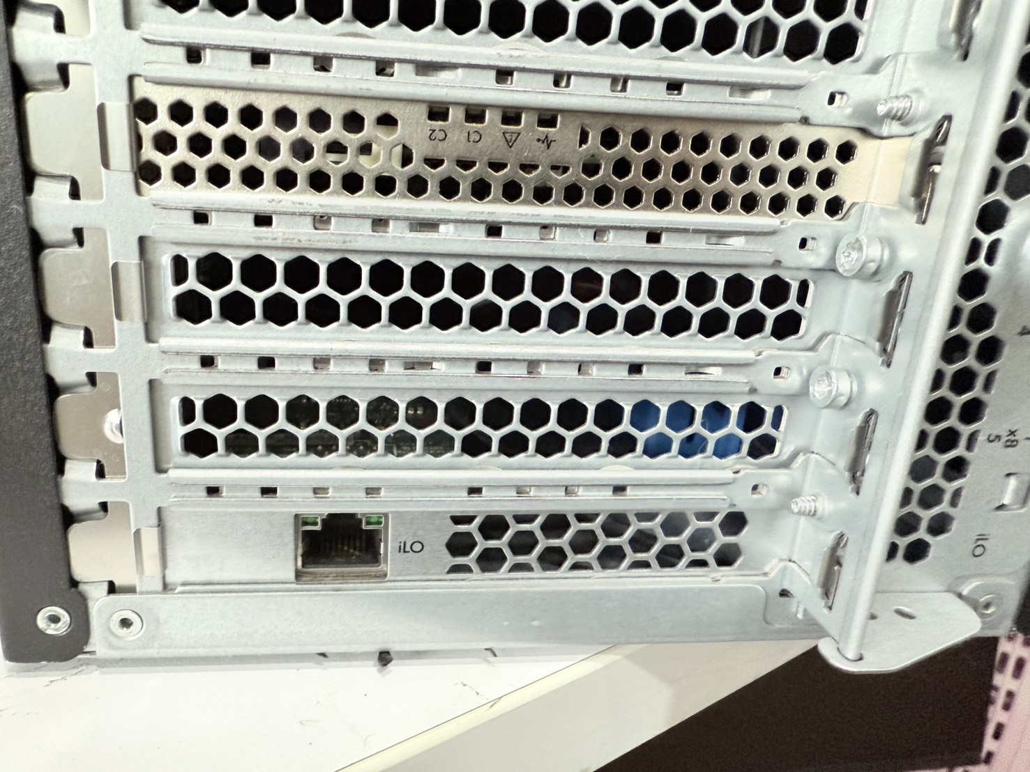 Server HP ML110 G9(E5-1620V4/16GB*4/HDD 900GB*5)+Raic P440